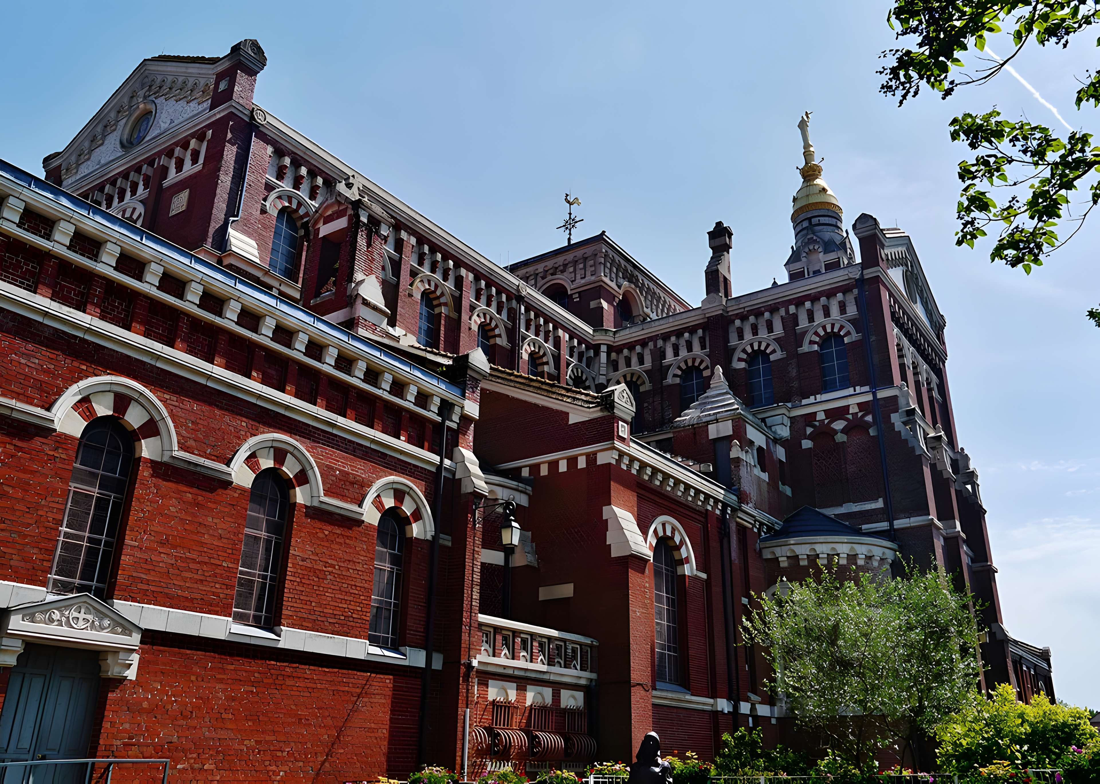 Basilique Notre-Dame de Brebières à Albert