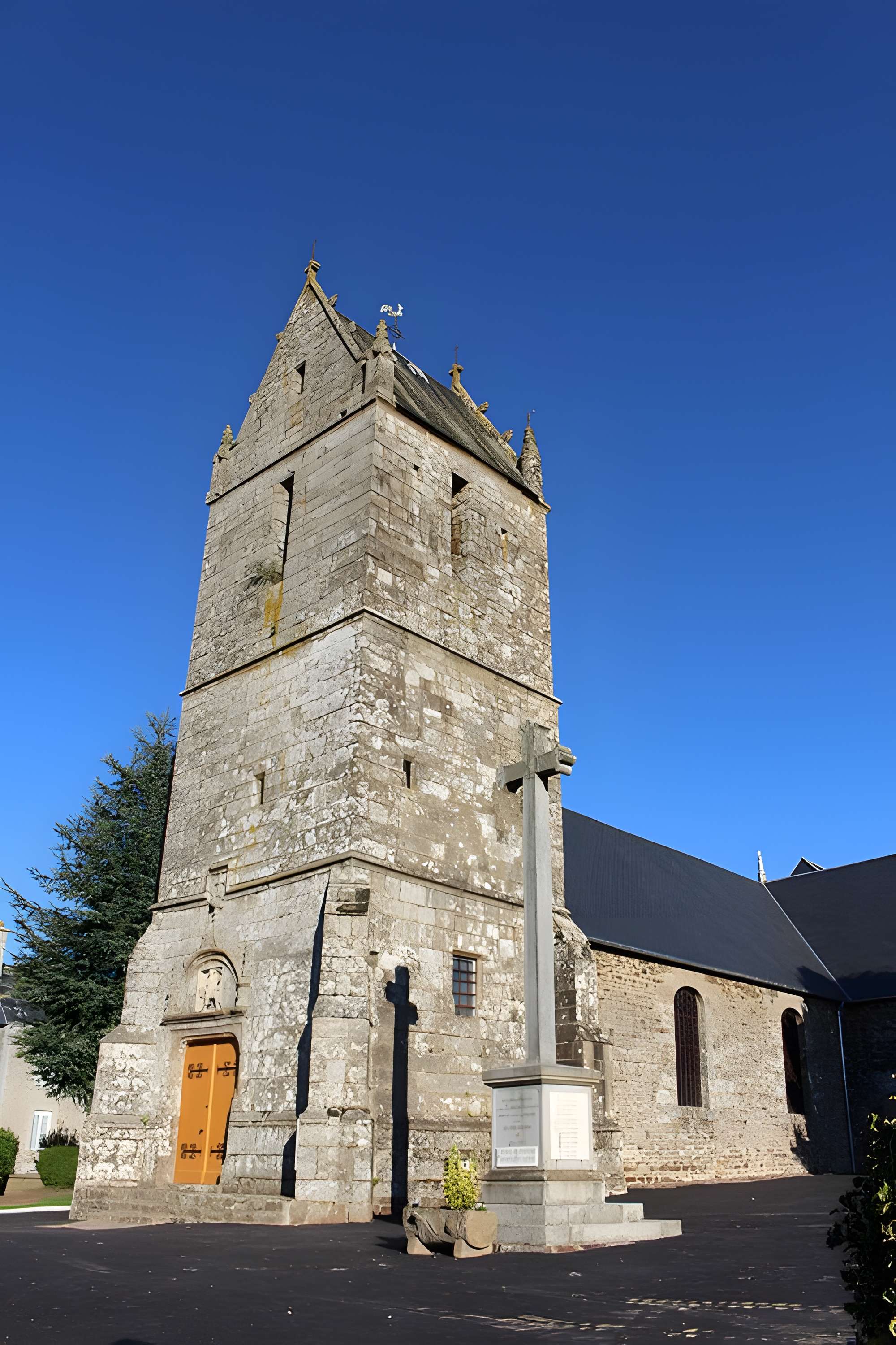 Église Saint-Martin des Biards d'Isigny-le-Buat