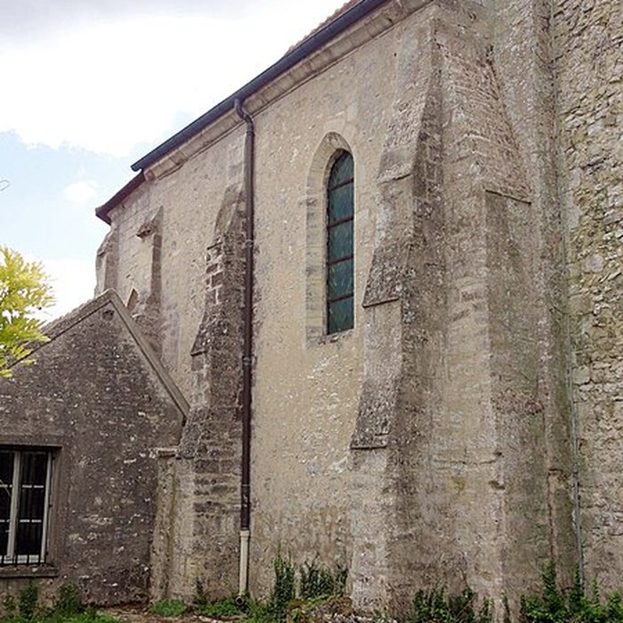 Photo de Église Saint-Martin dOmerville et 2 croix