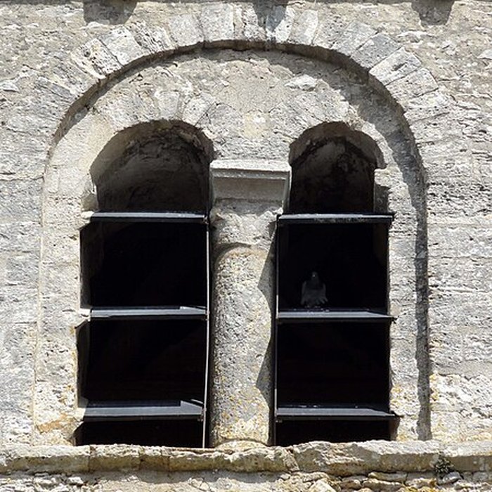 Photo de Église Saint-Martin dOmerville et 2 croix