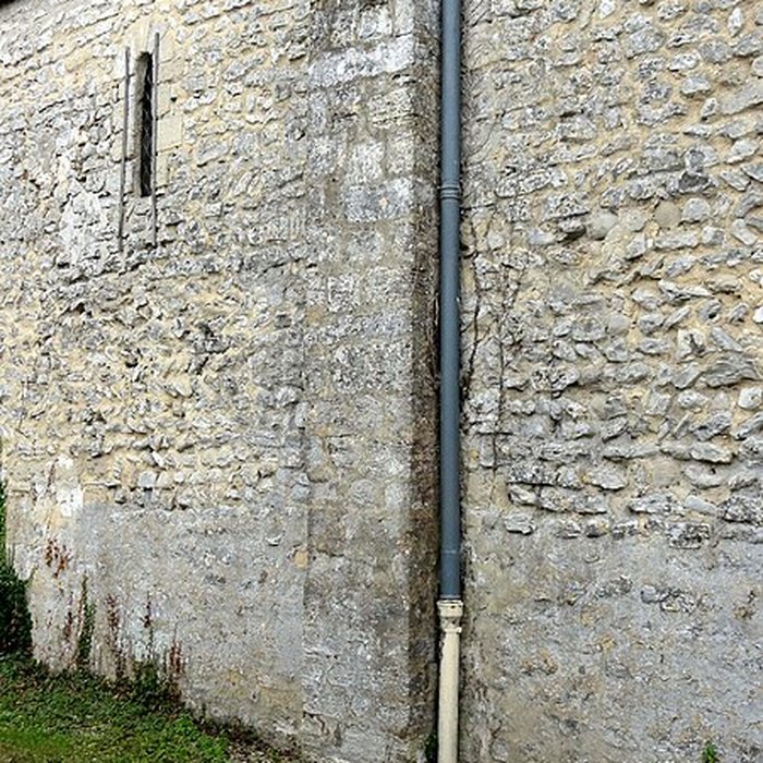 Photo de Église Saint-Martin dOmerville et 2 croix