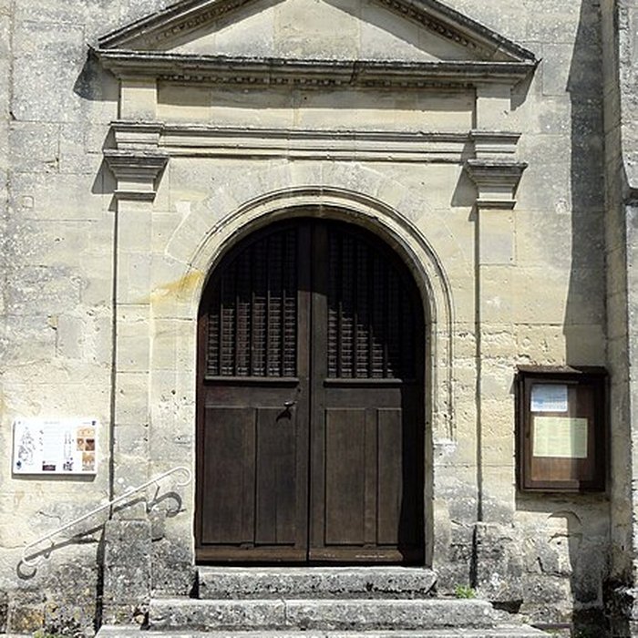 Photo de Église Saint-Martin dOmerville et 2 croix