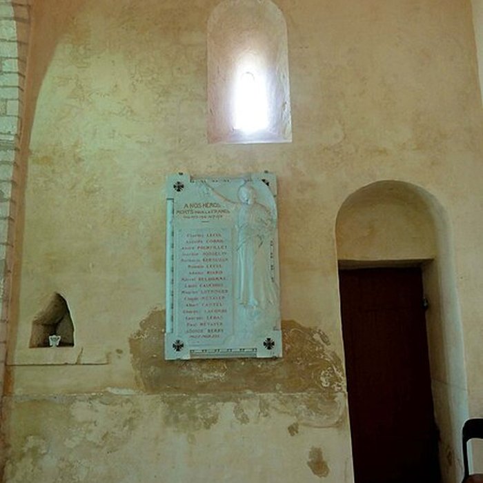 Photo de Église Saint-Martin dOmerville et 2 croix