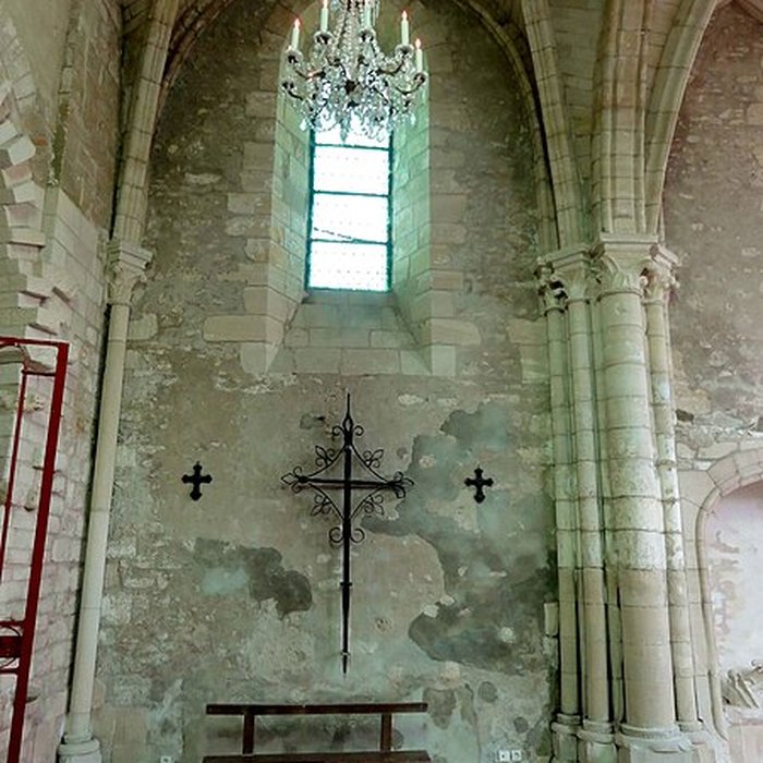 Photo de Église Saint-Martin dOmerville et 2 croix