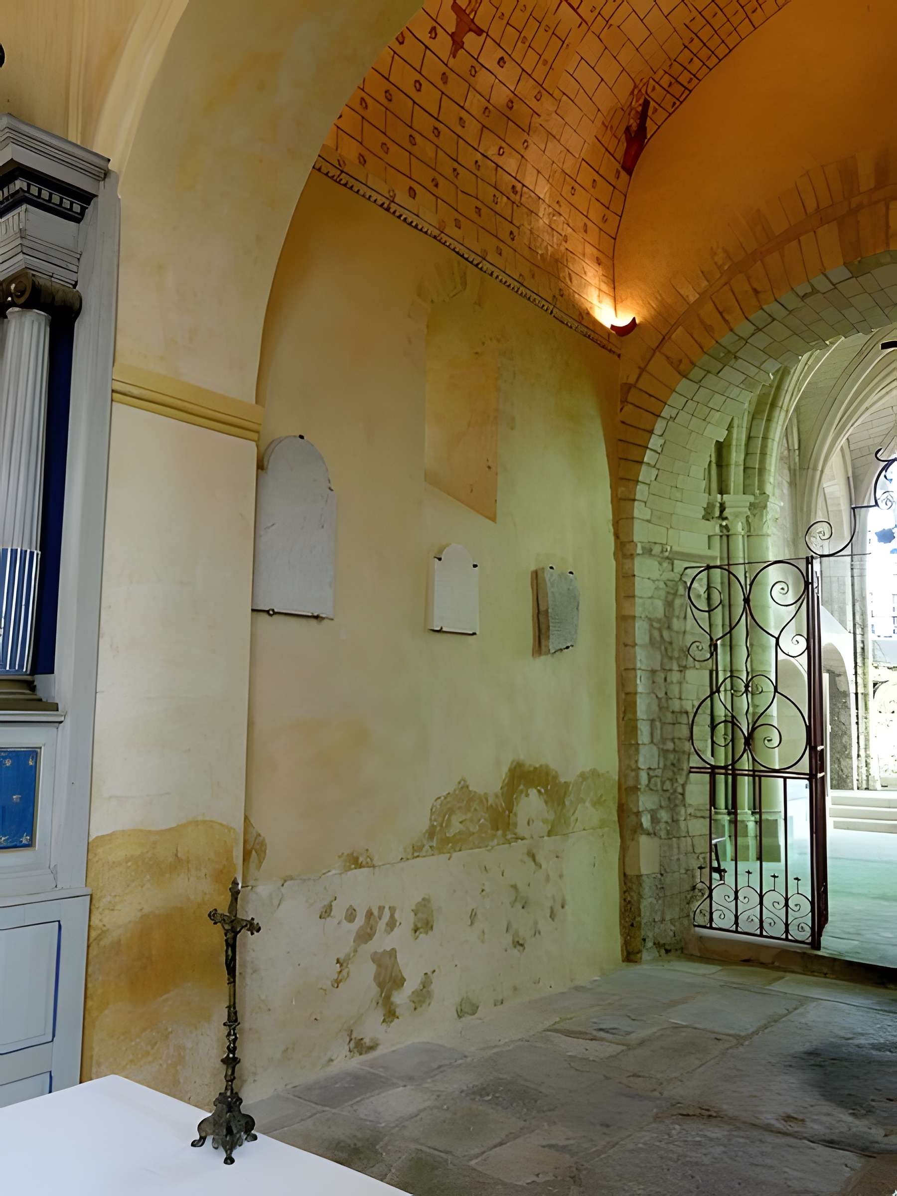 Église Saint-Martin d'Omerville et 2 croix