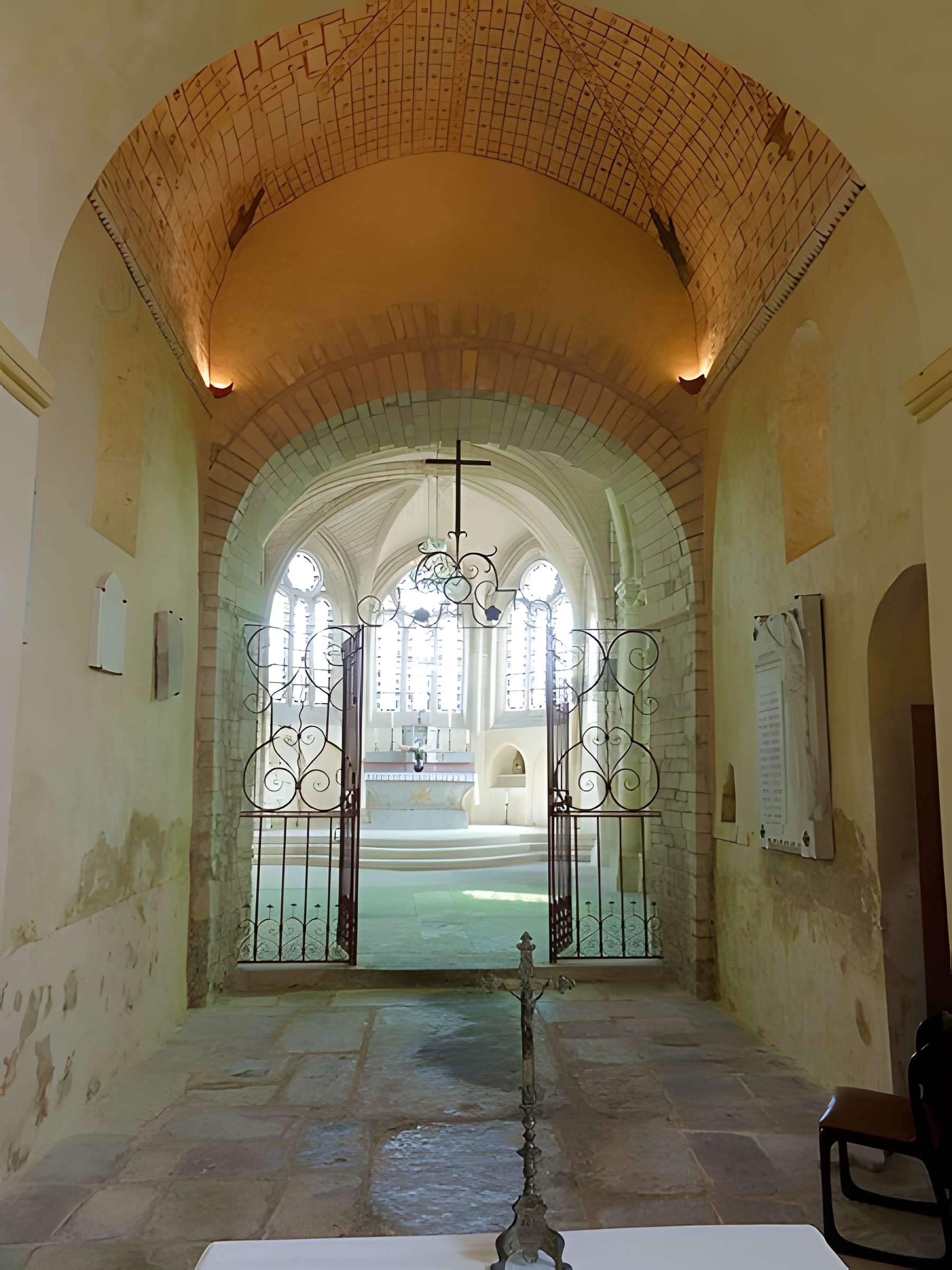 Église Saint-Martin d'Omerville et 2 croix