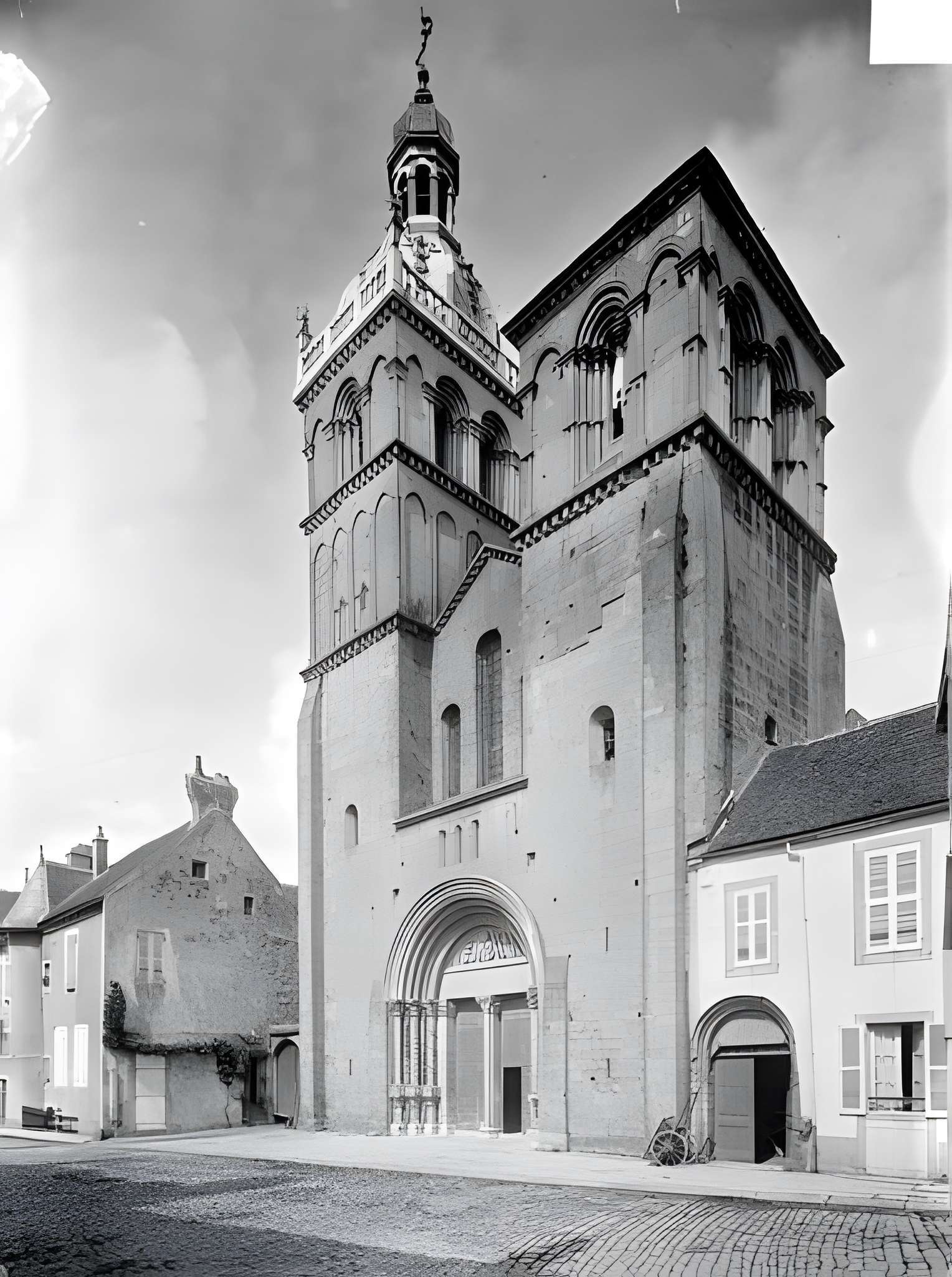 Basilique Saint-Andoche de Saulieu