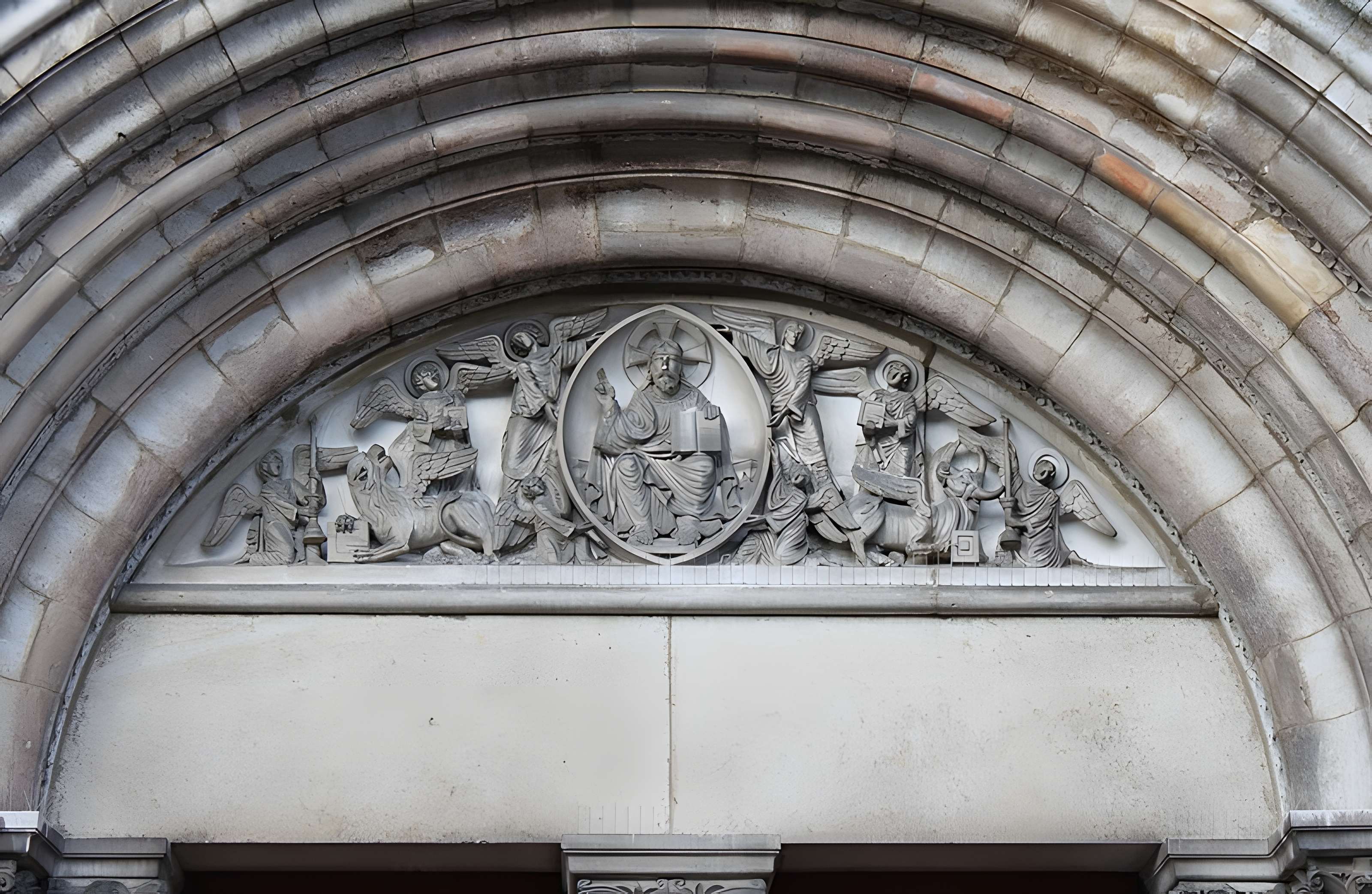 Basilique Saint-Andoche de Saulieu