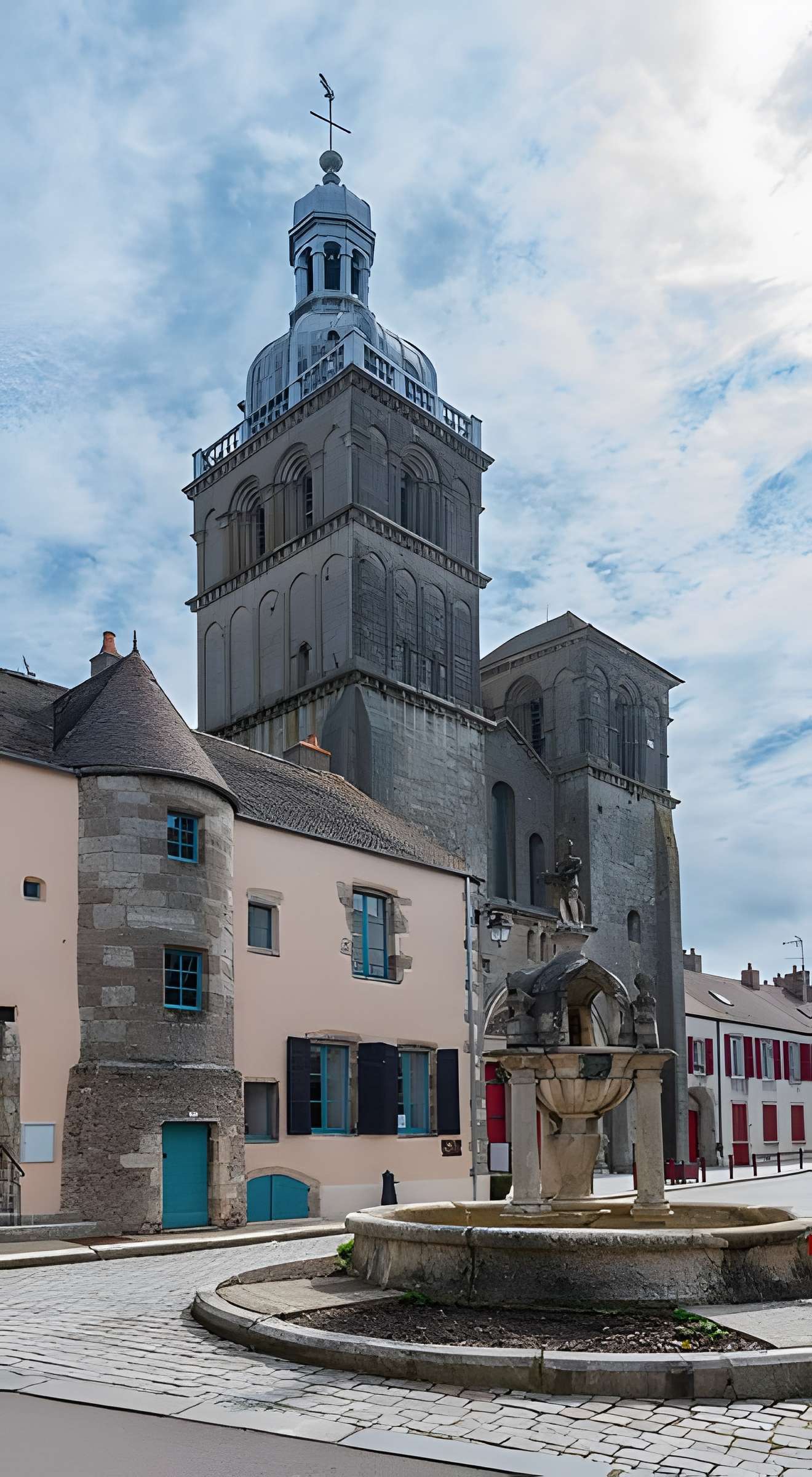 Basilique Saint-Andoche de Saulieu