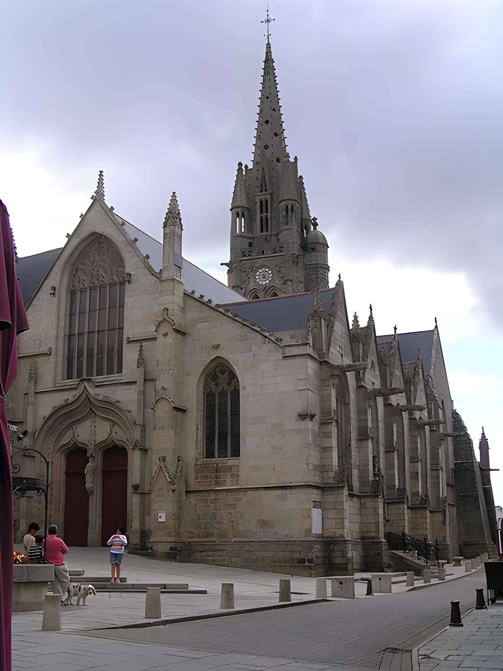 Basilique Notre-Dame du Roncier 