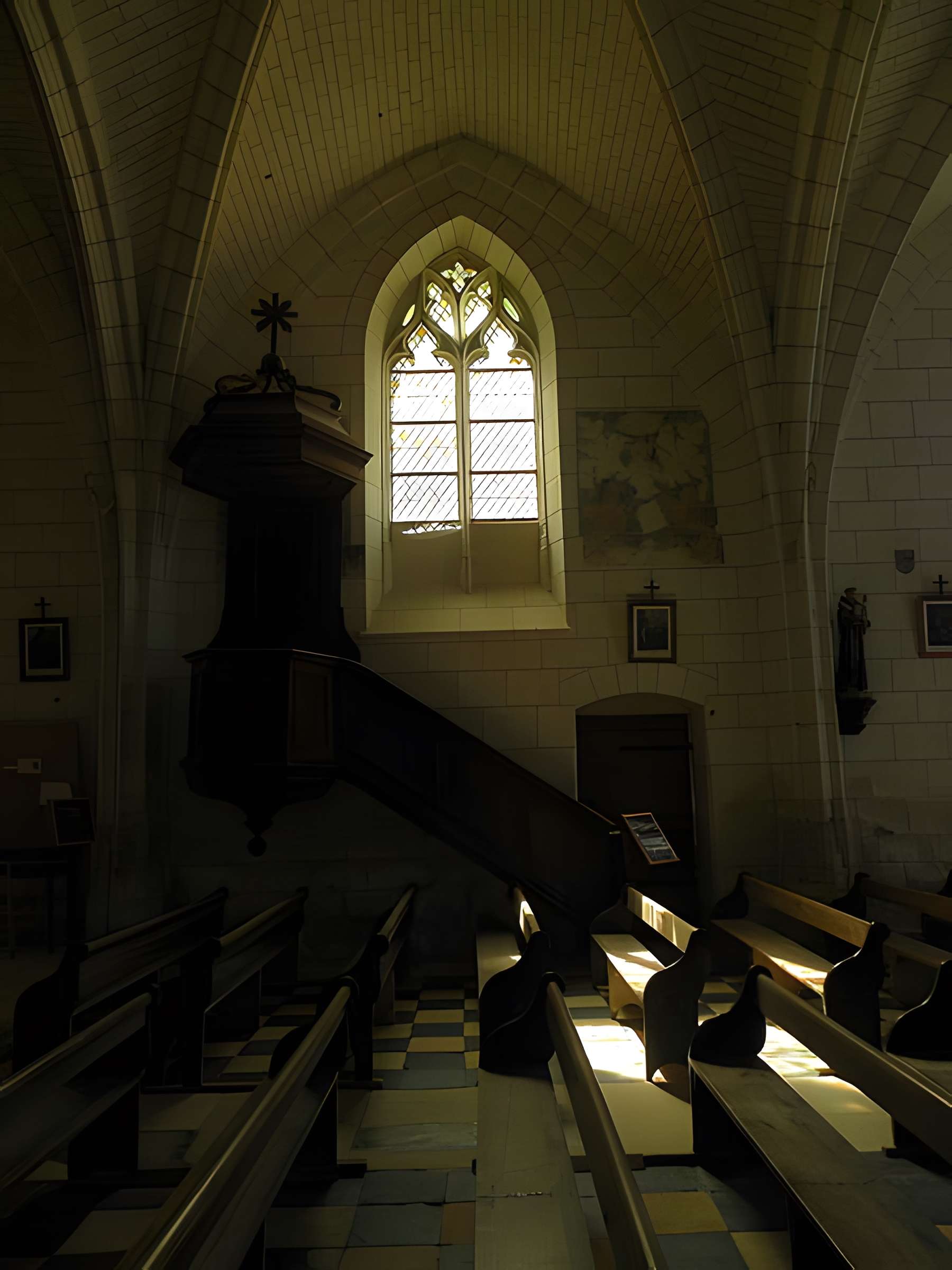 Église Saint-Maurice de Crissay-sur-Manse
