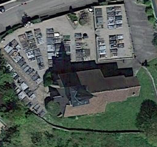 Église Saint-Maurice de Domèvre-sur-Durbion et croix 