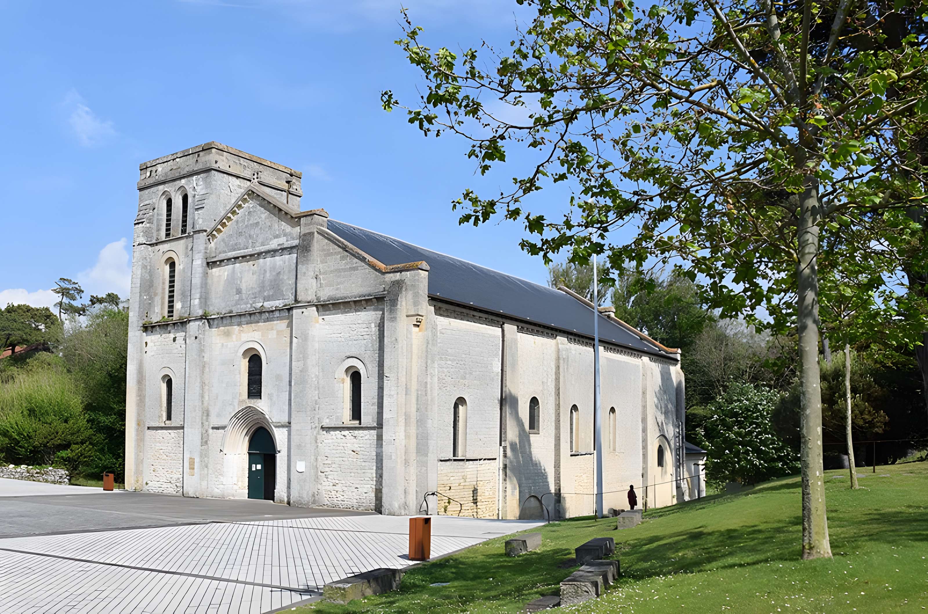 Basilique Notre-Dame-de-la-fin-des-Terres de Soulac-sur-Mer