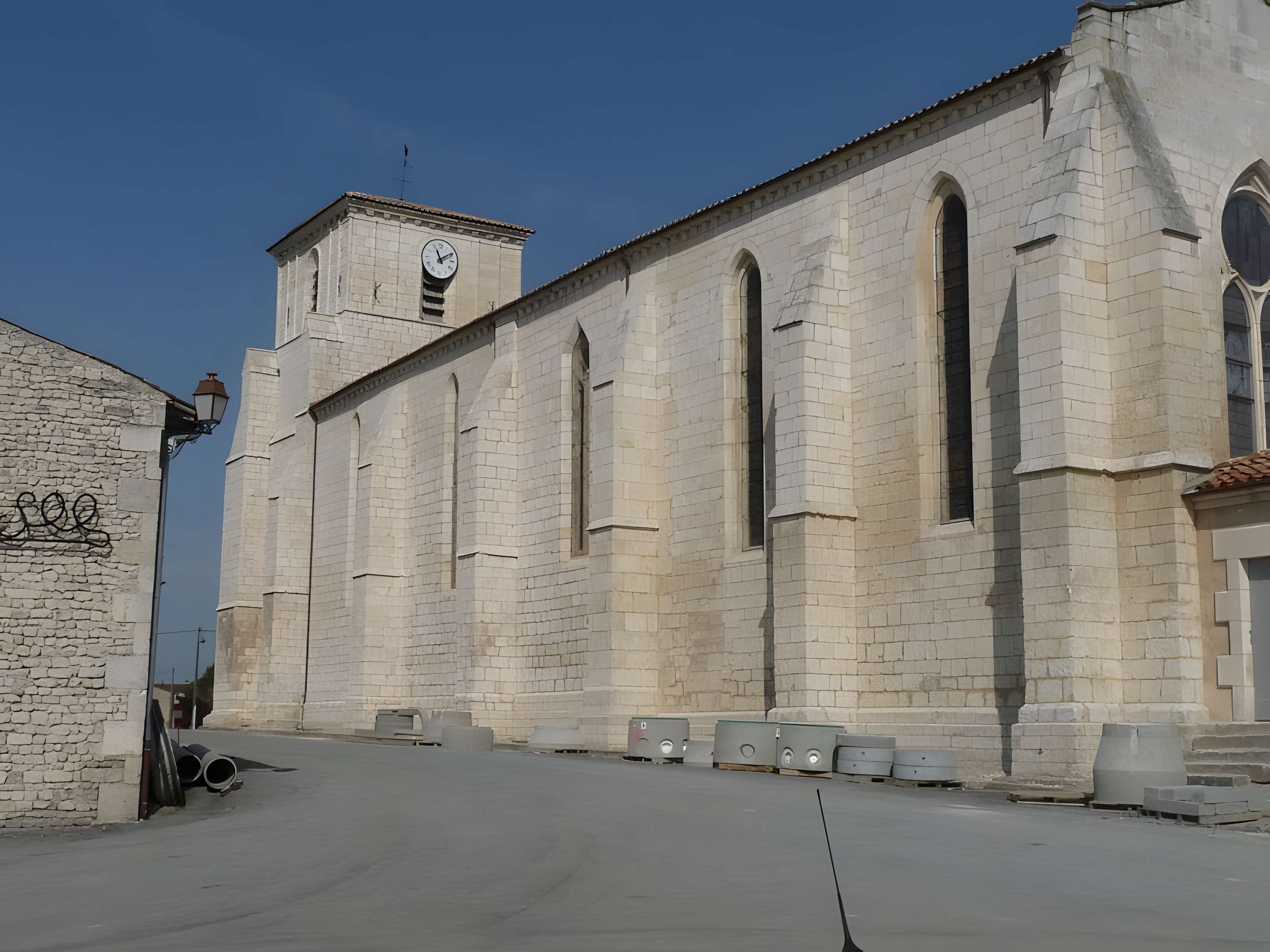 Église Saint-Maurice de Salles-d'Angles 