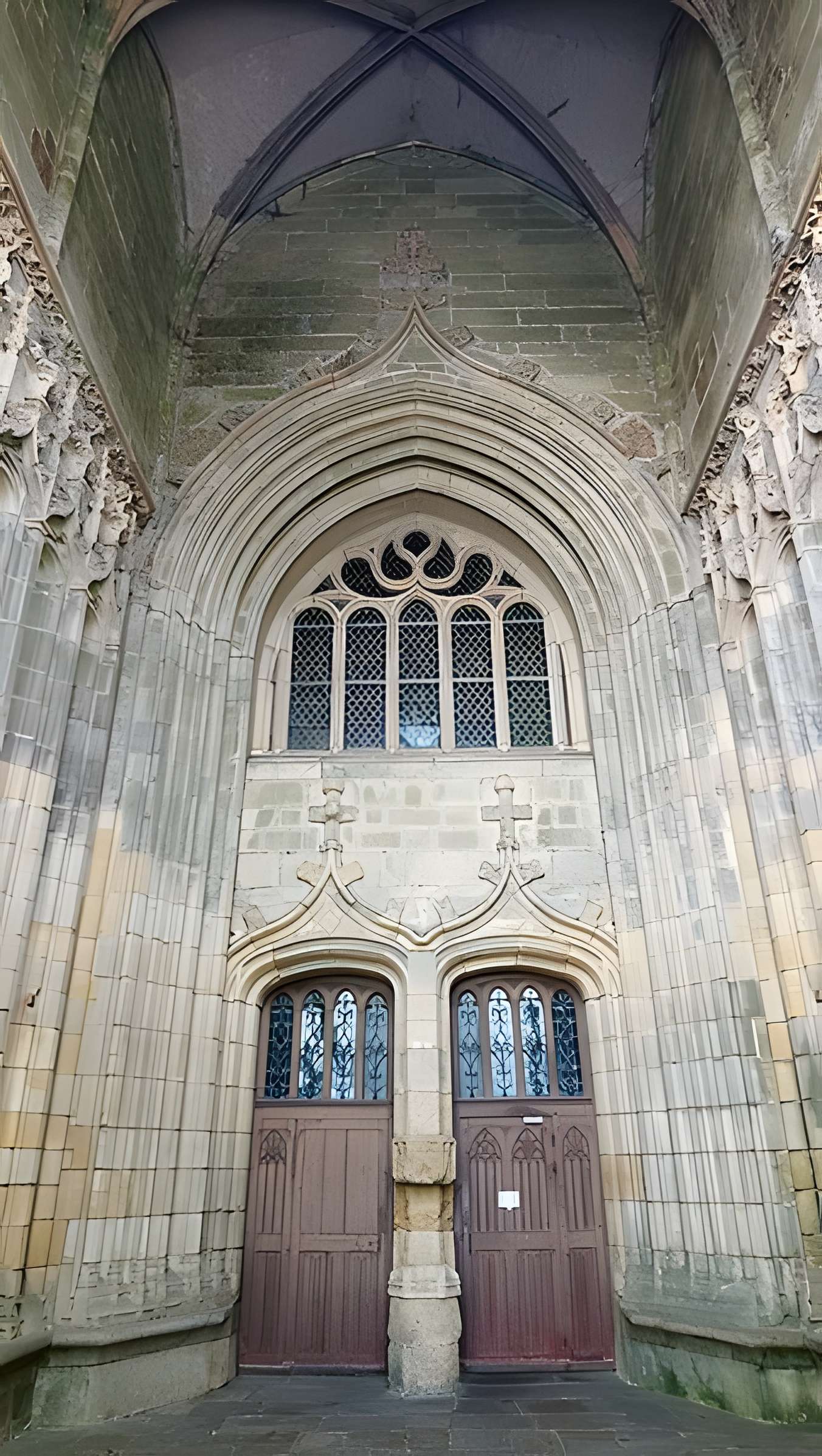 Basilique Notre-Dame-de-Paradis de Hennebont