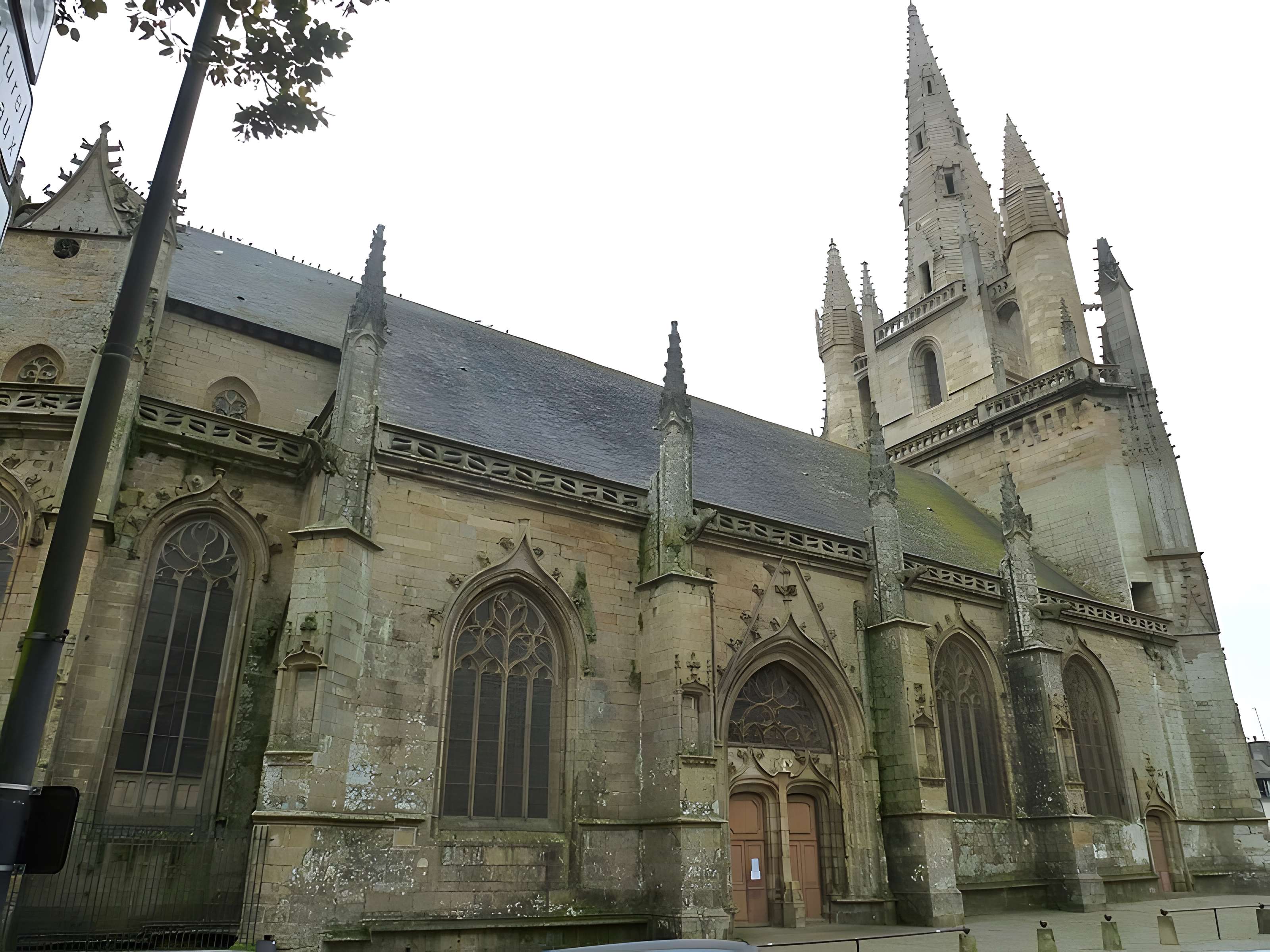 Basilique Notre-Dame-de-Paradis de Hennebont