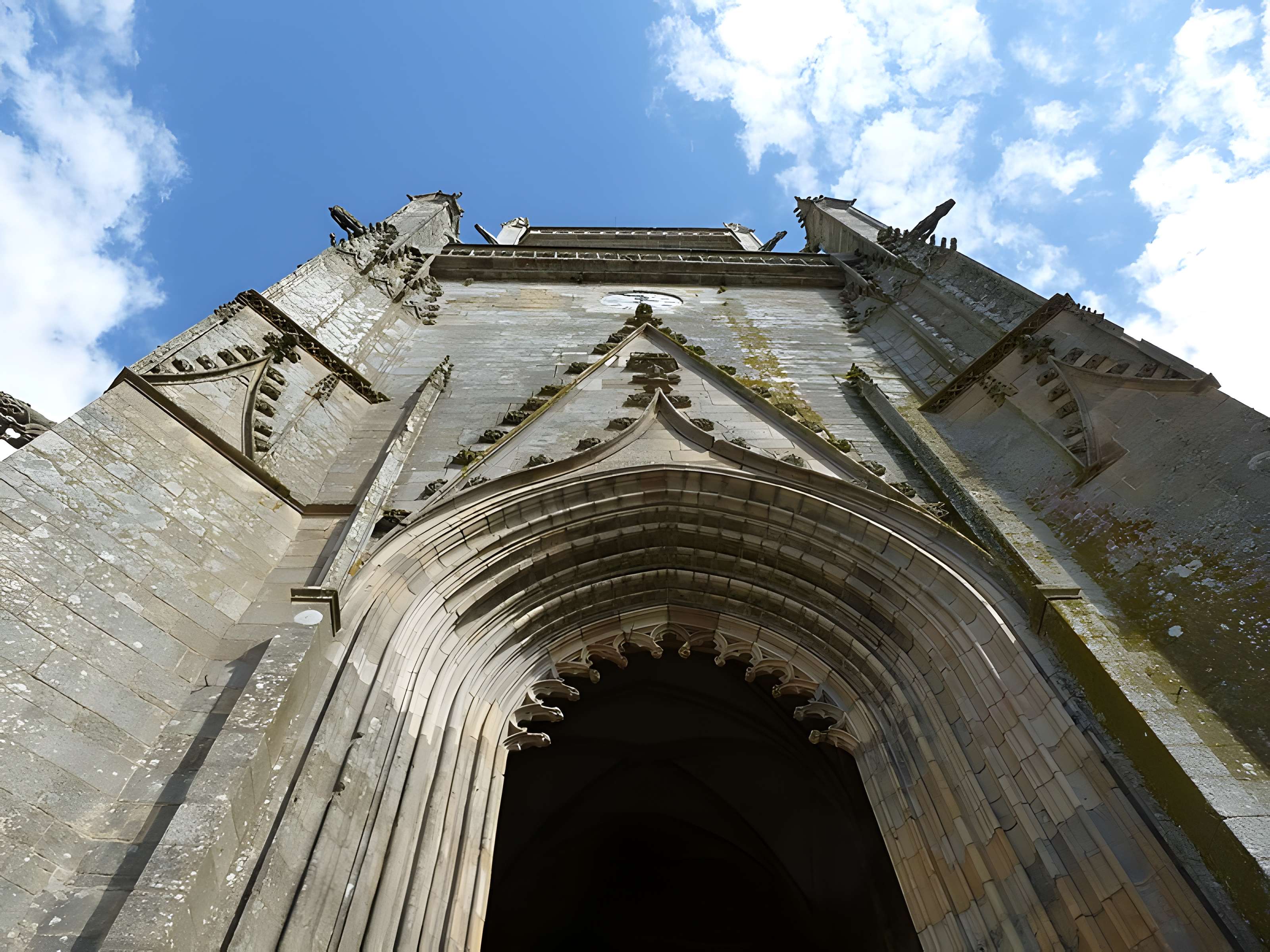 Basilique Notre-Dame-de-Paradis de Hennebont