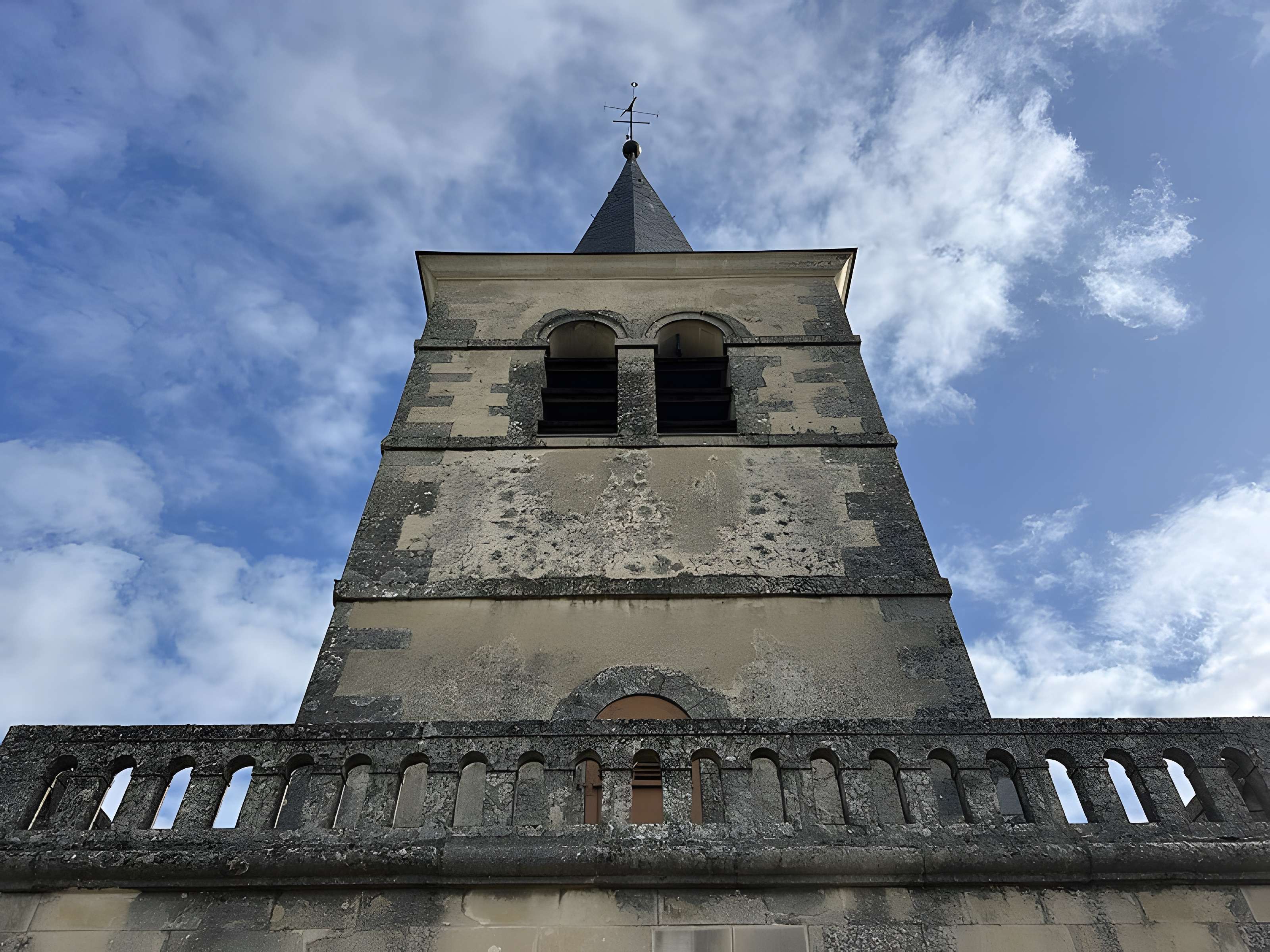 Église Saint-Maurice de Villiers-les-Hauts
