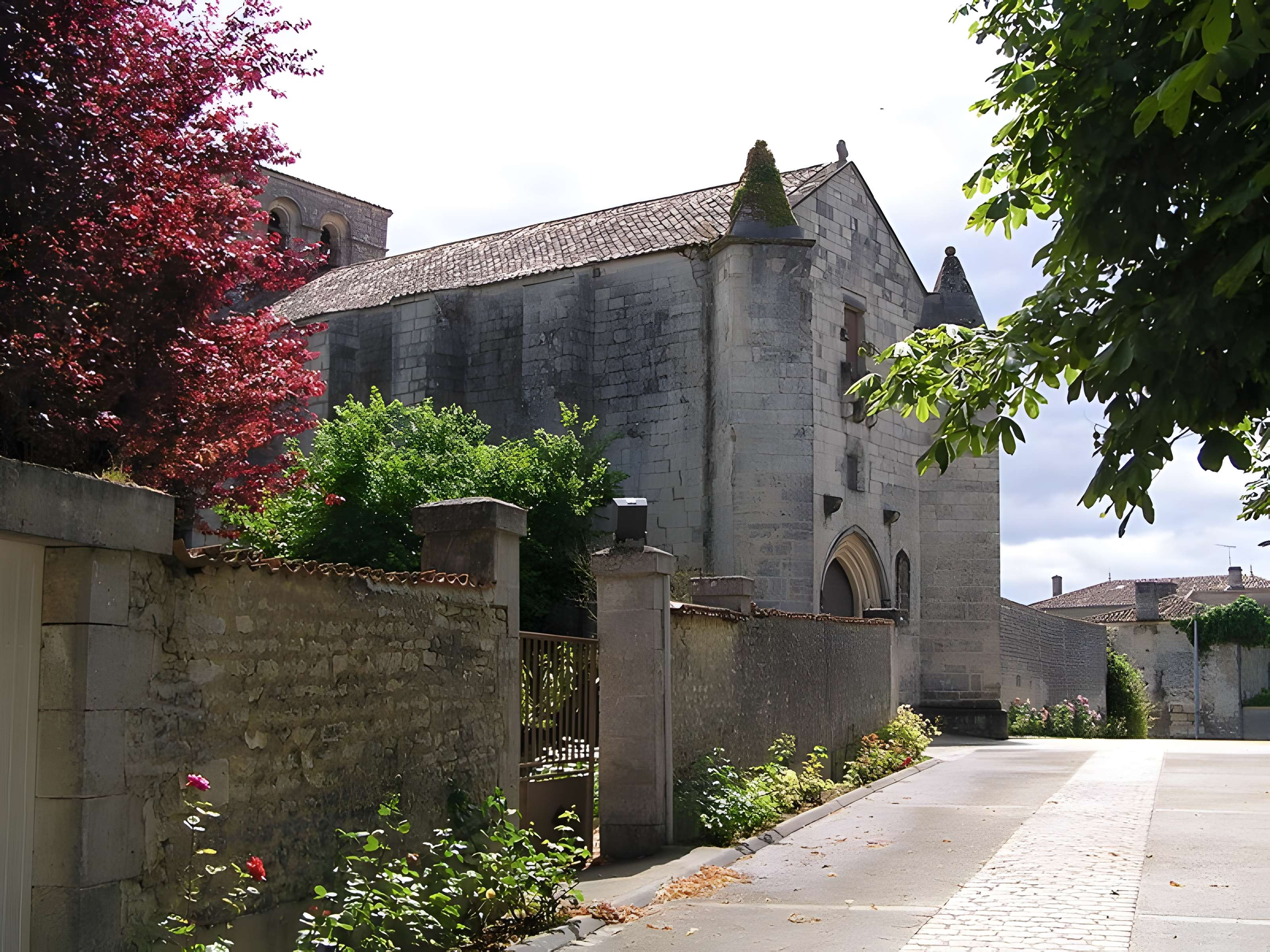 Église Saint-Maurice d'Échallat 