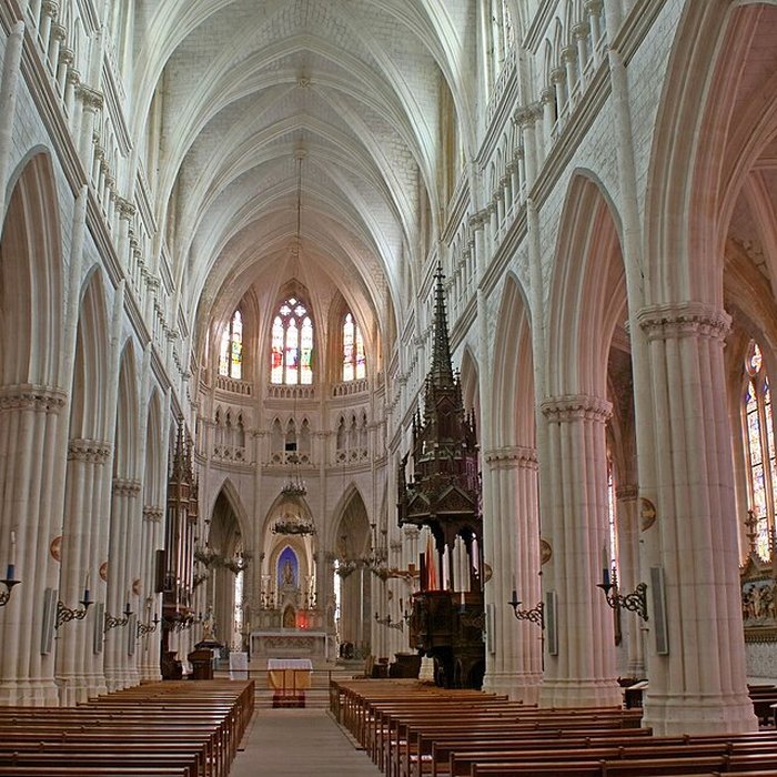 Photo de Basilique Notre-Dame-des-Enfants de Châteauneuf-sur-Cher