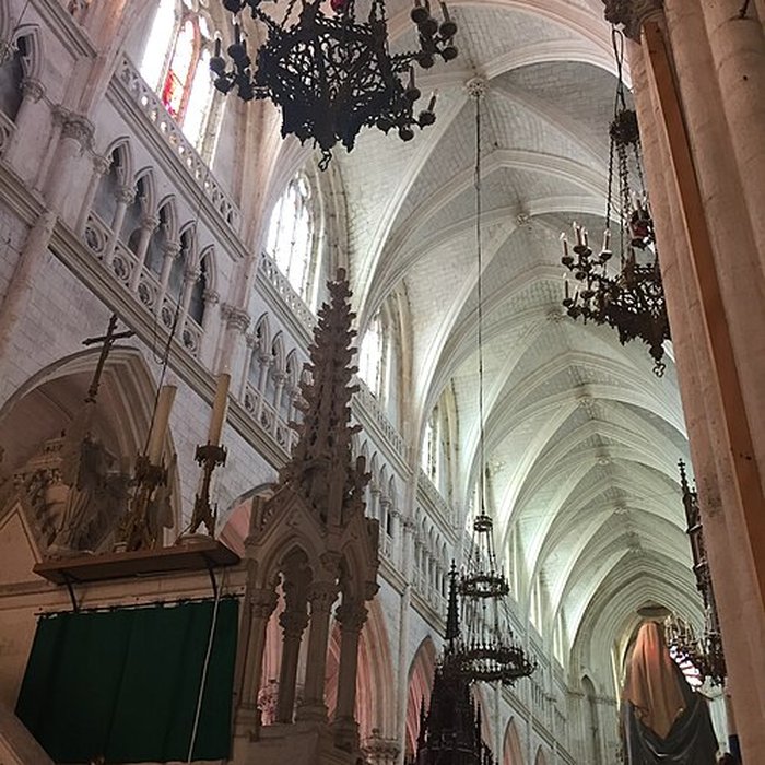 Photo de Basilique Notre-Dame-des-Enfants de Châteauneuf-sur-Cher