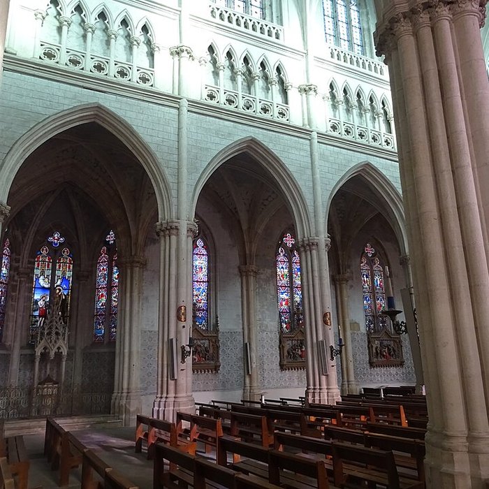 Photo de Basilique Notre-Dame-des-Enfants de Châteauneuf-sur-Cher