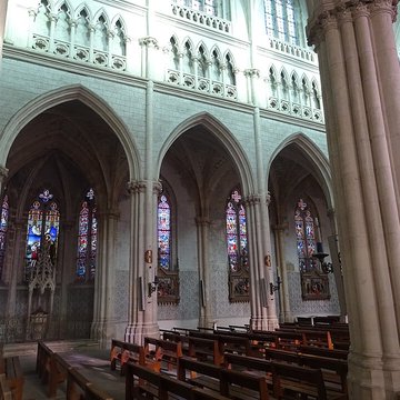 Basilique Notre-Dame-des-Enfants de Châteauneuf-sur-Cher