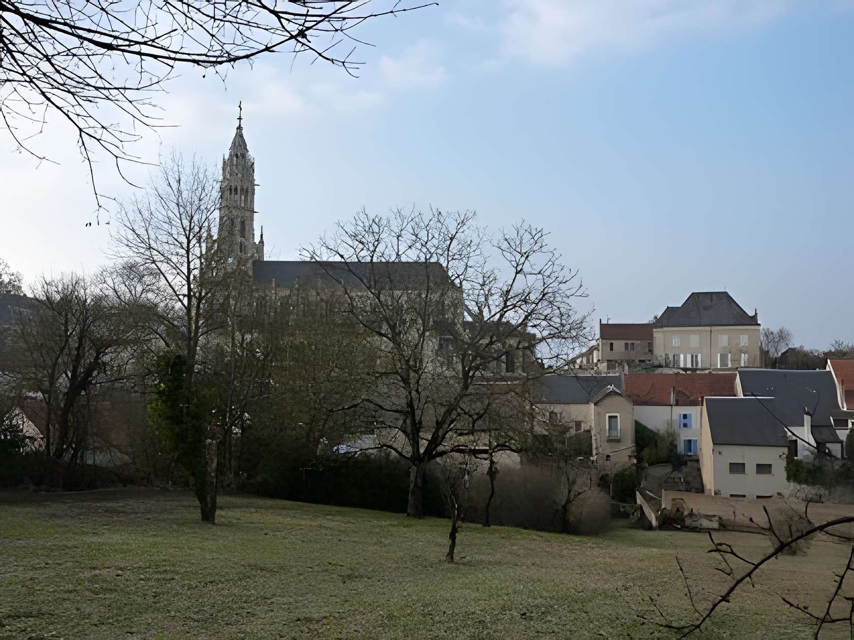 Basilique Notre-Dame-des-Enfants de Châteauneuf-sur-Cher 