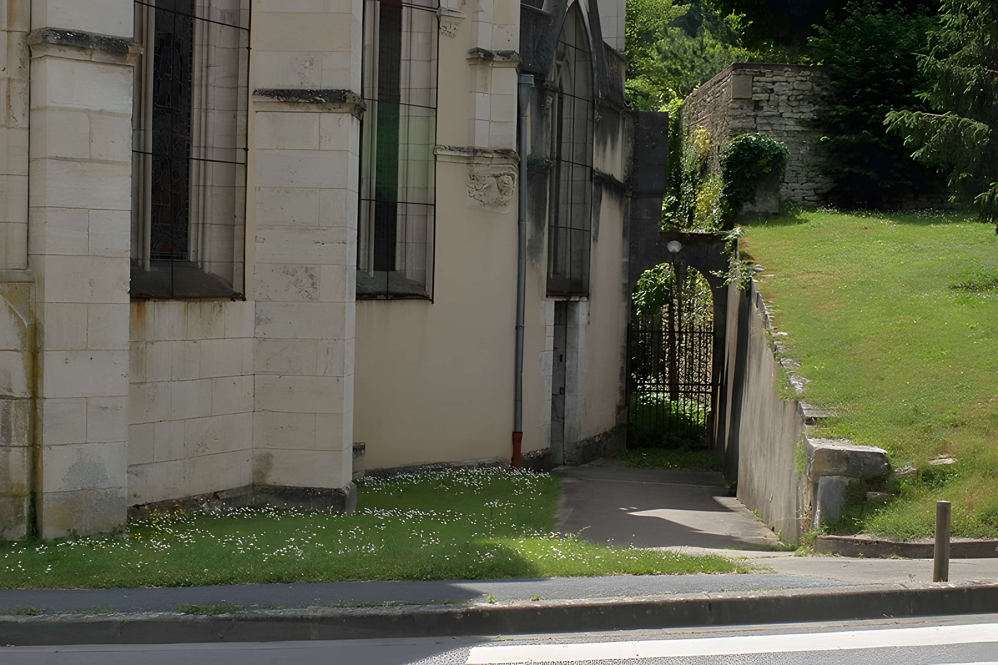 Basilique Notre-Dame-des-Enfants de Châteauneuf-sur-Cher