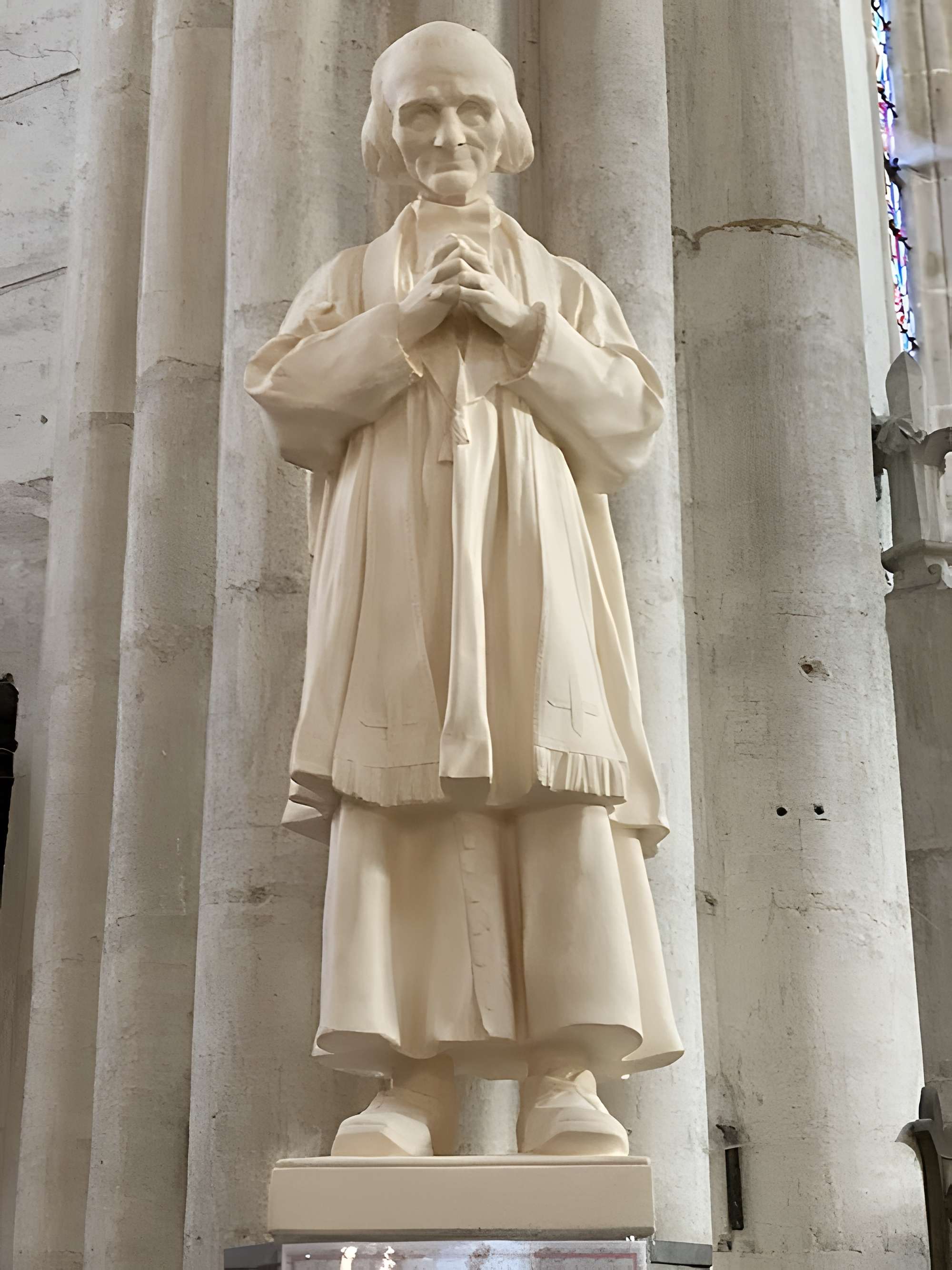 Basilique Notre-Dame-des-Enfants de Châteauneuf-sur-Cher
