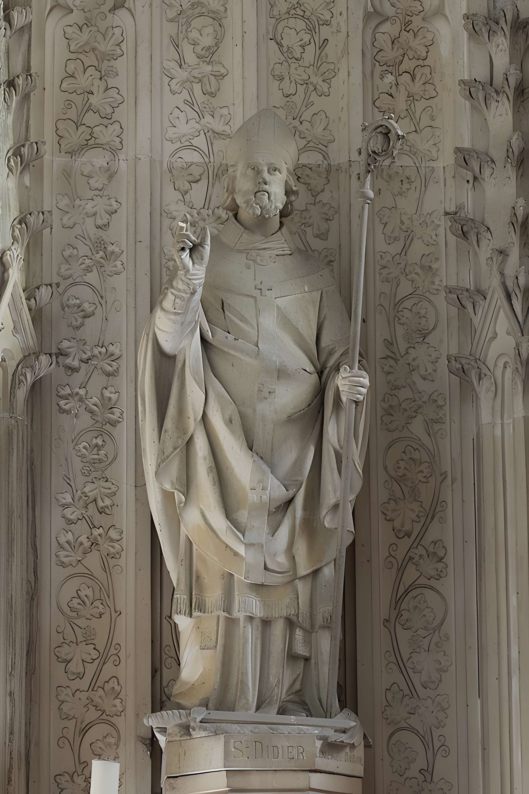 Basilique Notre-Dame-des-Enfants de Châteauneuf-sur-Cher