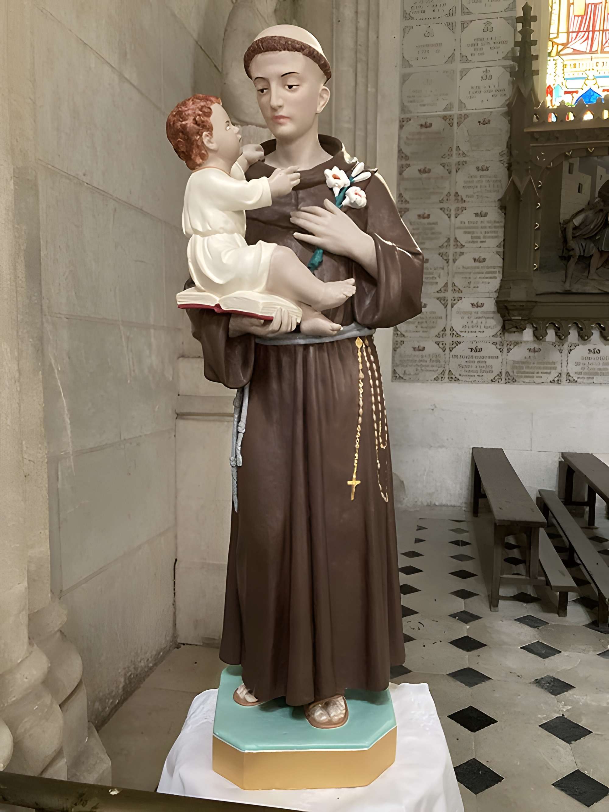 Basilique Notre-Dame-des-Enfants de Châteauneuf-sur-Cher