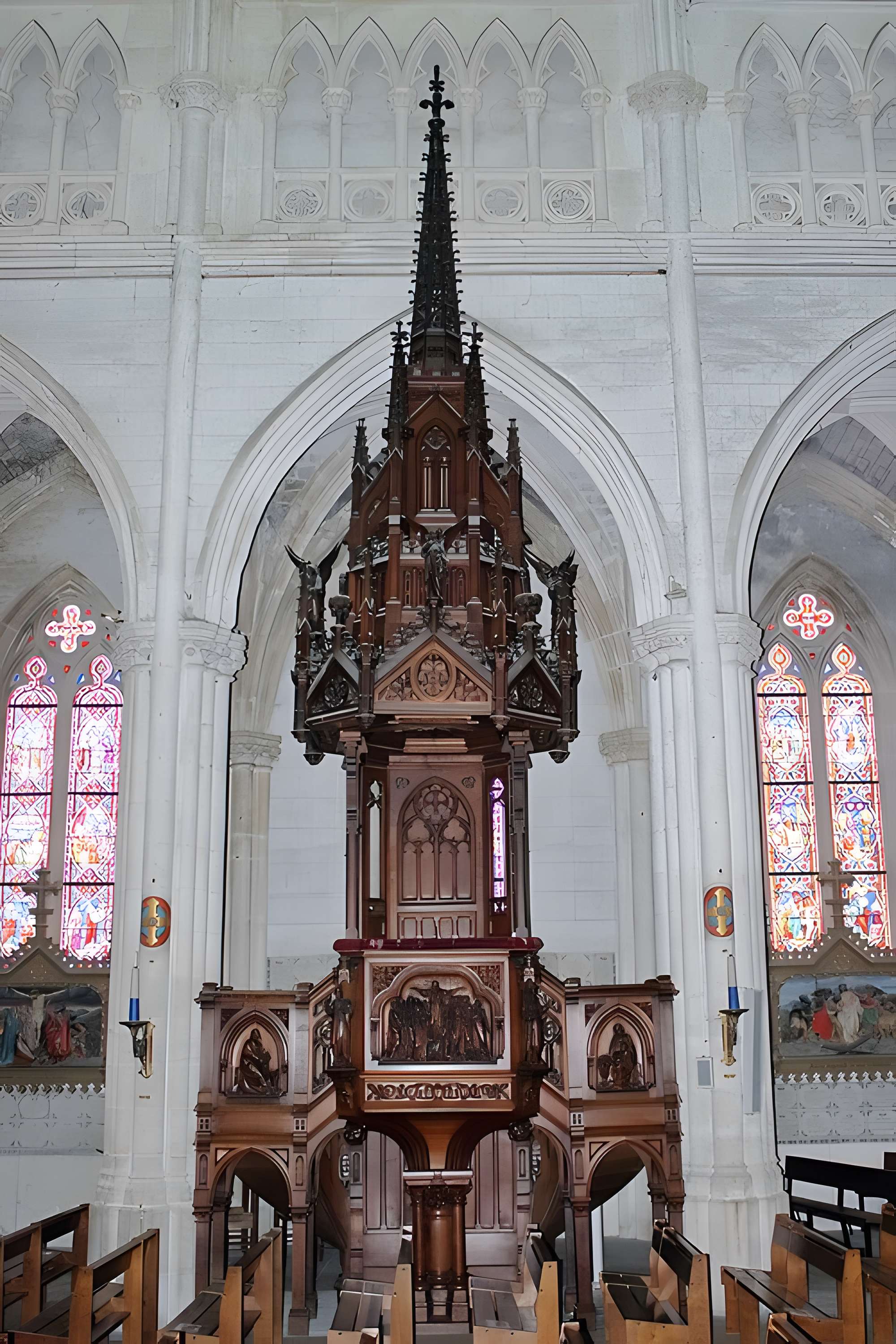 Basilique Notre-Dame-des-Enfants de Châteauneuf-sur-Cher