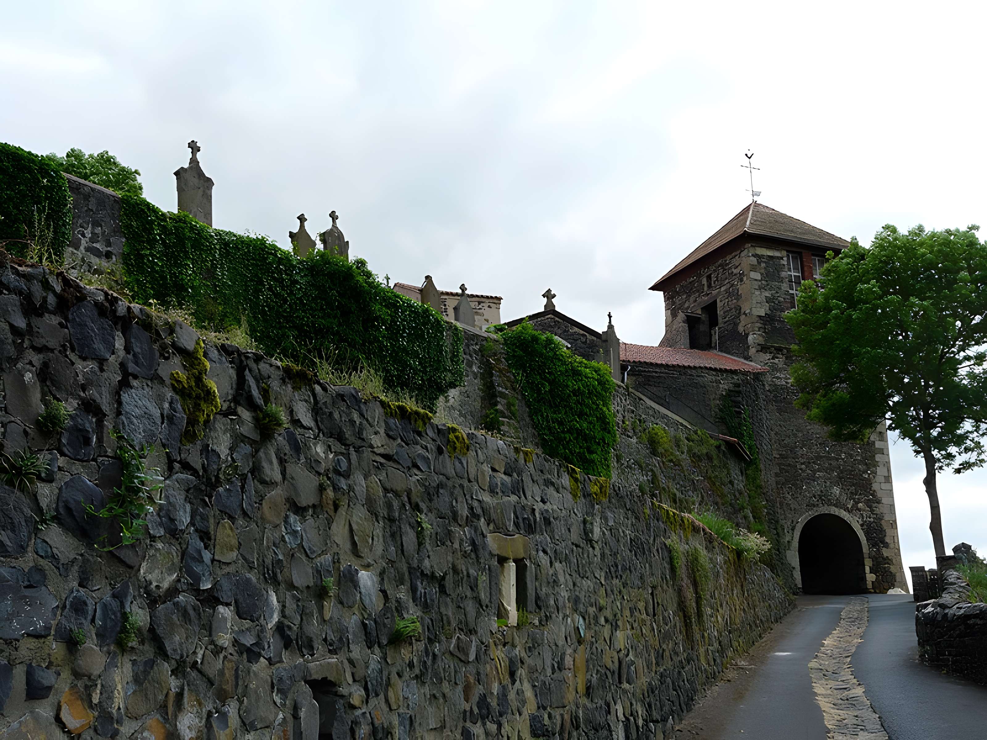 Église Saint-Maurice d'Usson