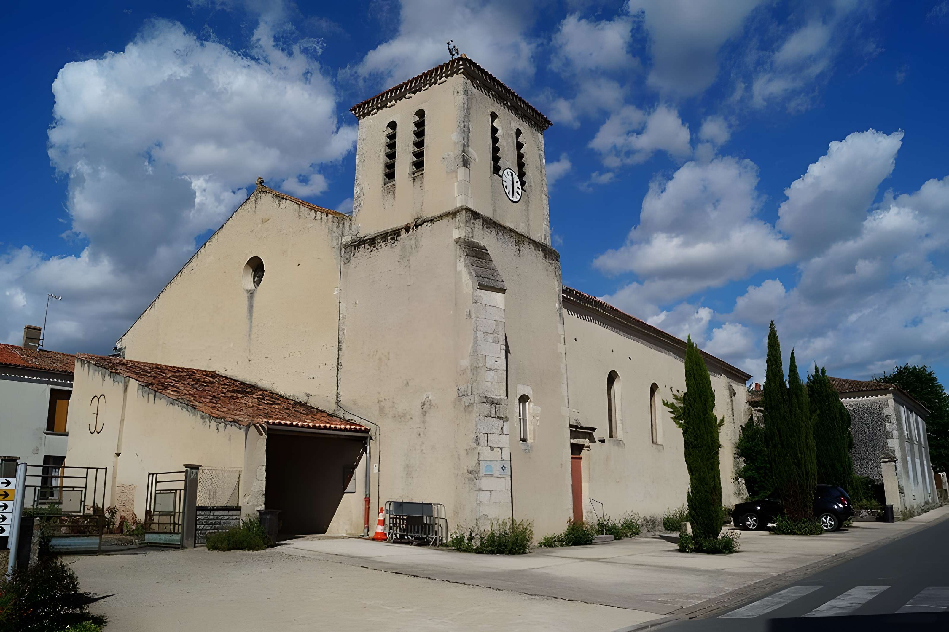 Église Saint-Maxent de Vouillé-les-Marais 