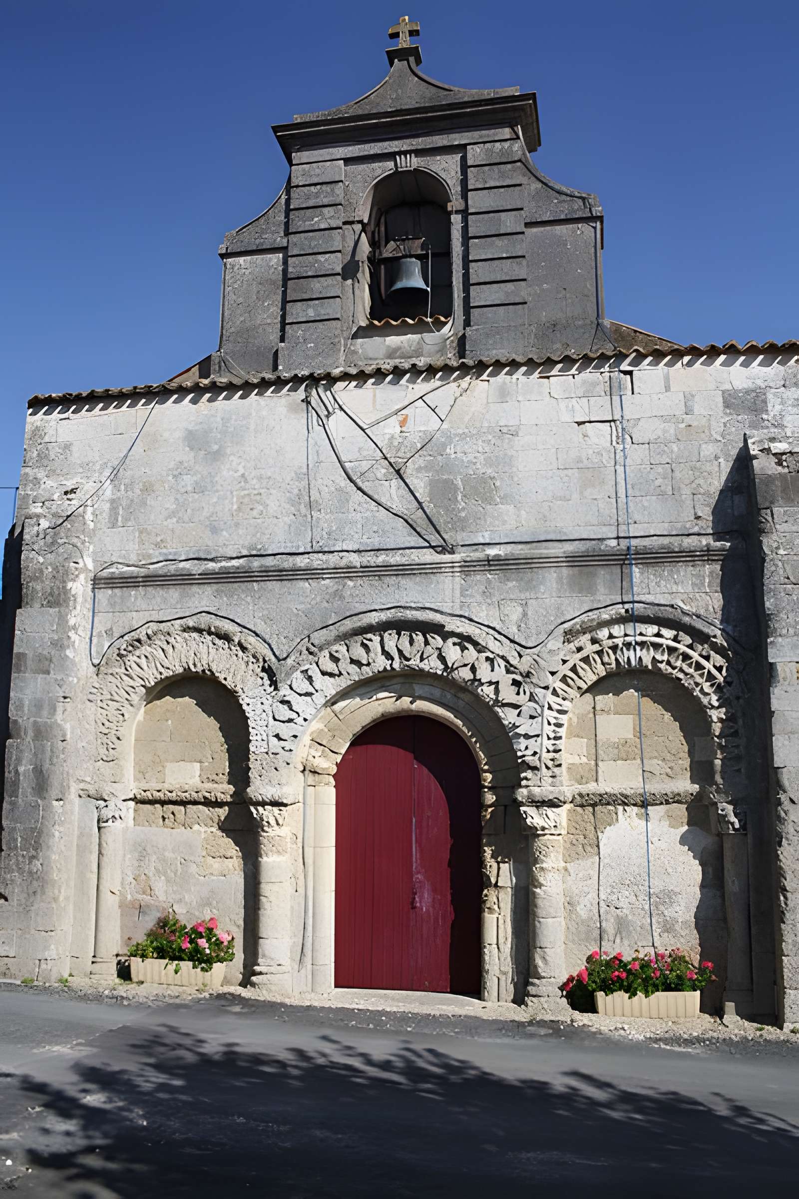 Église Saint-Maxime d'Antezant-la-Chapelle