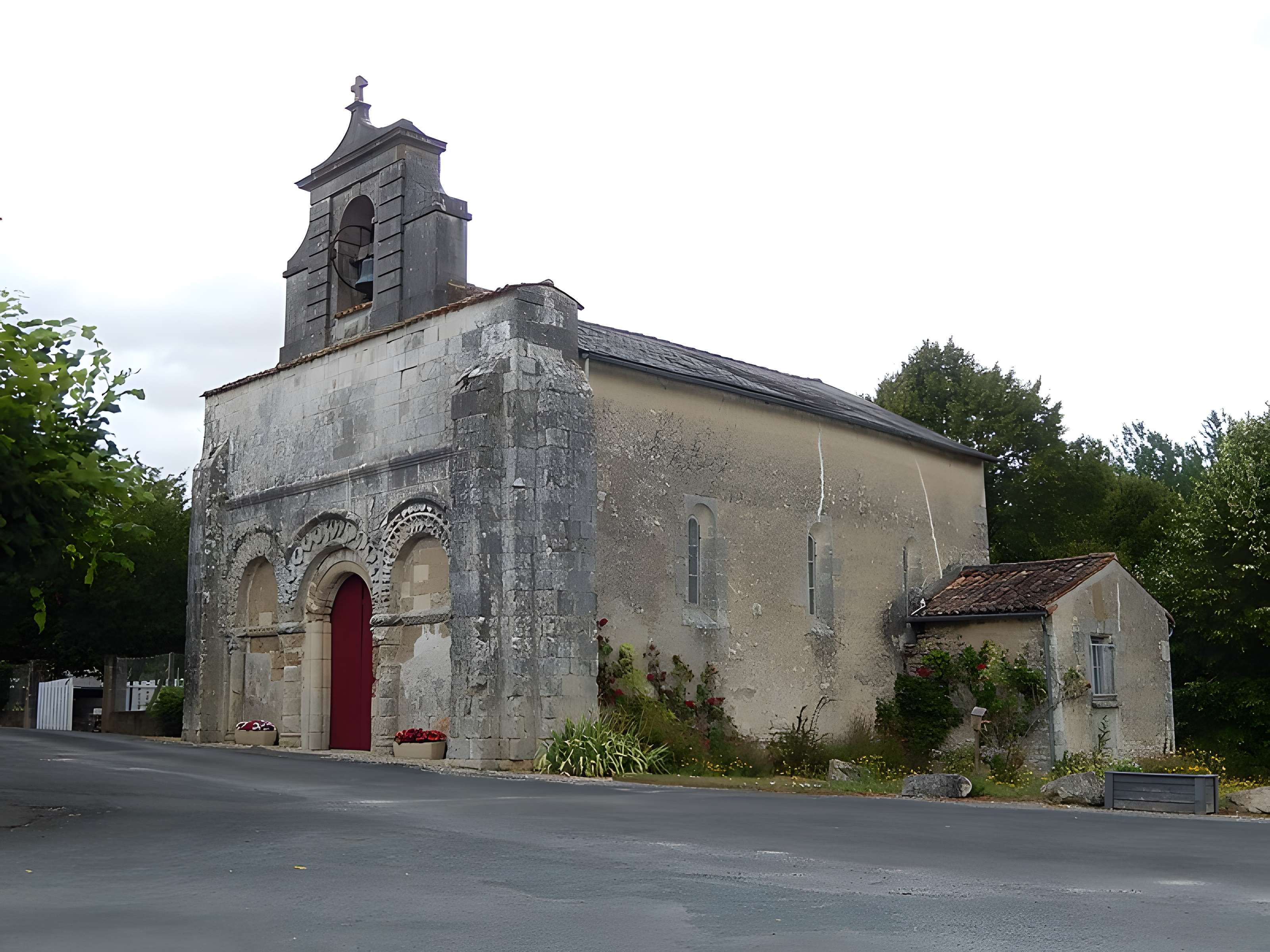 Église Saint-Maxime d'Antezant-la-Chapelle