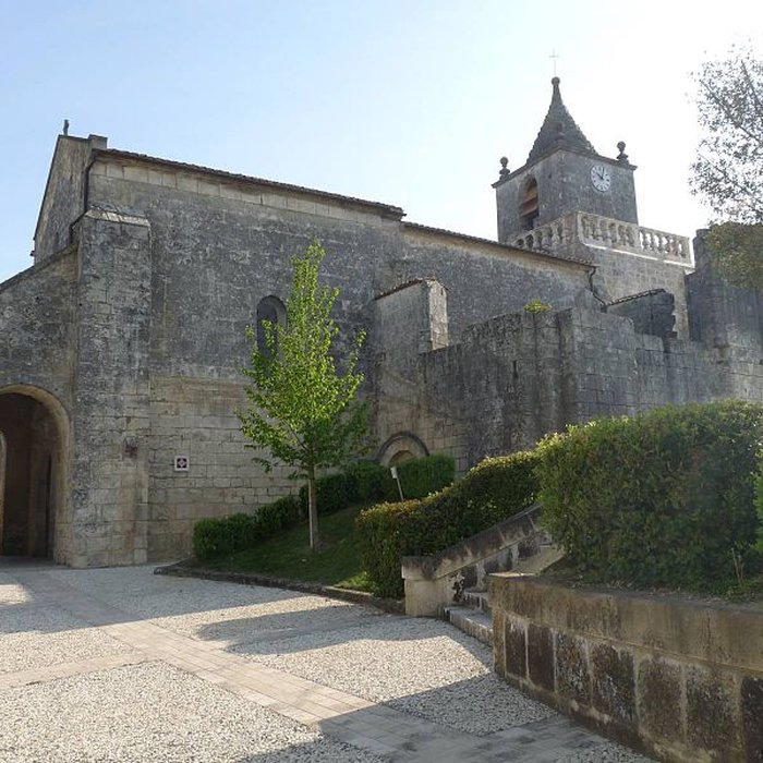 Photo de Église Saint-Maxime de Saint-Même-les-Carrières