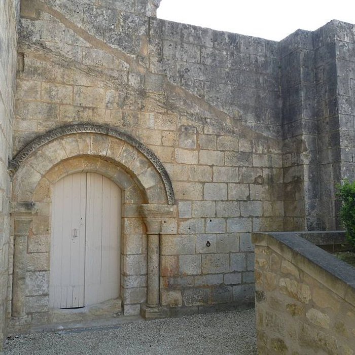 Photo de Église Saint-Maxime de Saint-Même-les-Carrières