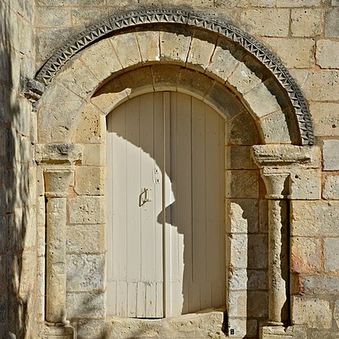 Photo de Église Saint-Maxime de Saint-Même-les-Carrières