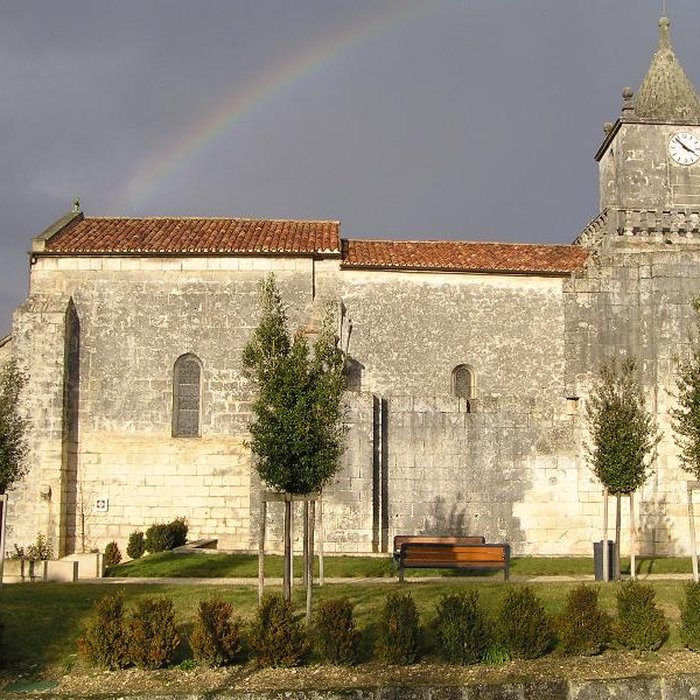 Photo de Église Saint-Maxime de Saint-Même-les-Carrières