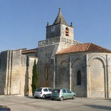 Église Saint-Maxime de Saint-Même-les-Carrières