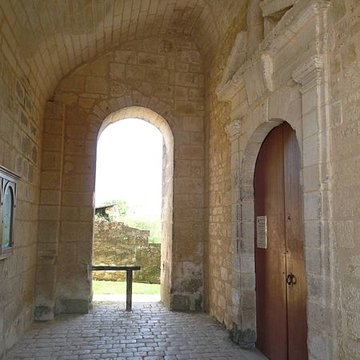 Église Saint-Maxime de Saint-Même-les-Carrières