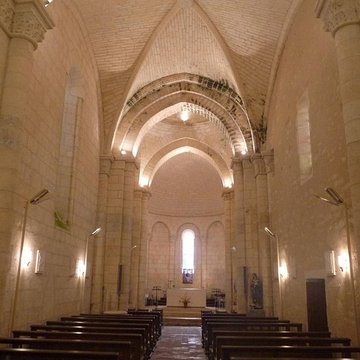 Église Saint-Maxime de Saint-Même-les-Carrières