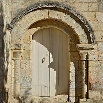 Église Saint-Maxime de Saint-Même-les-Carrières