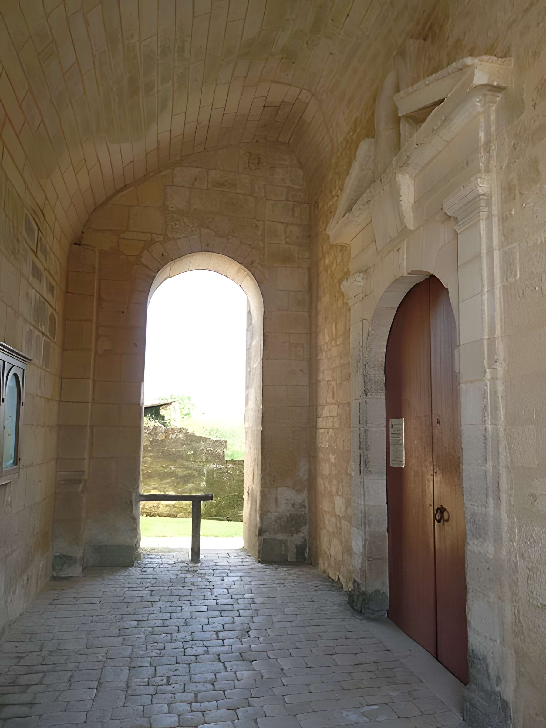 Église Saint-Maxime de Saint-Même-les-Carrières