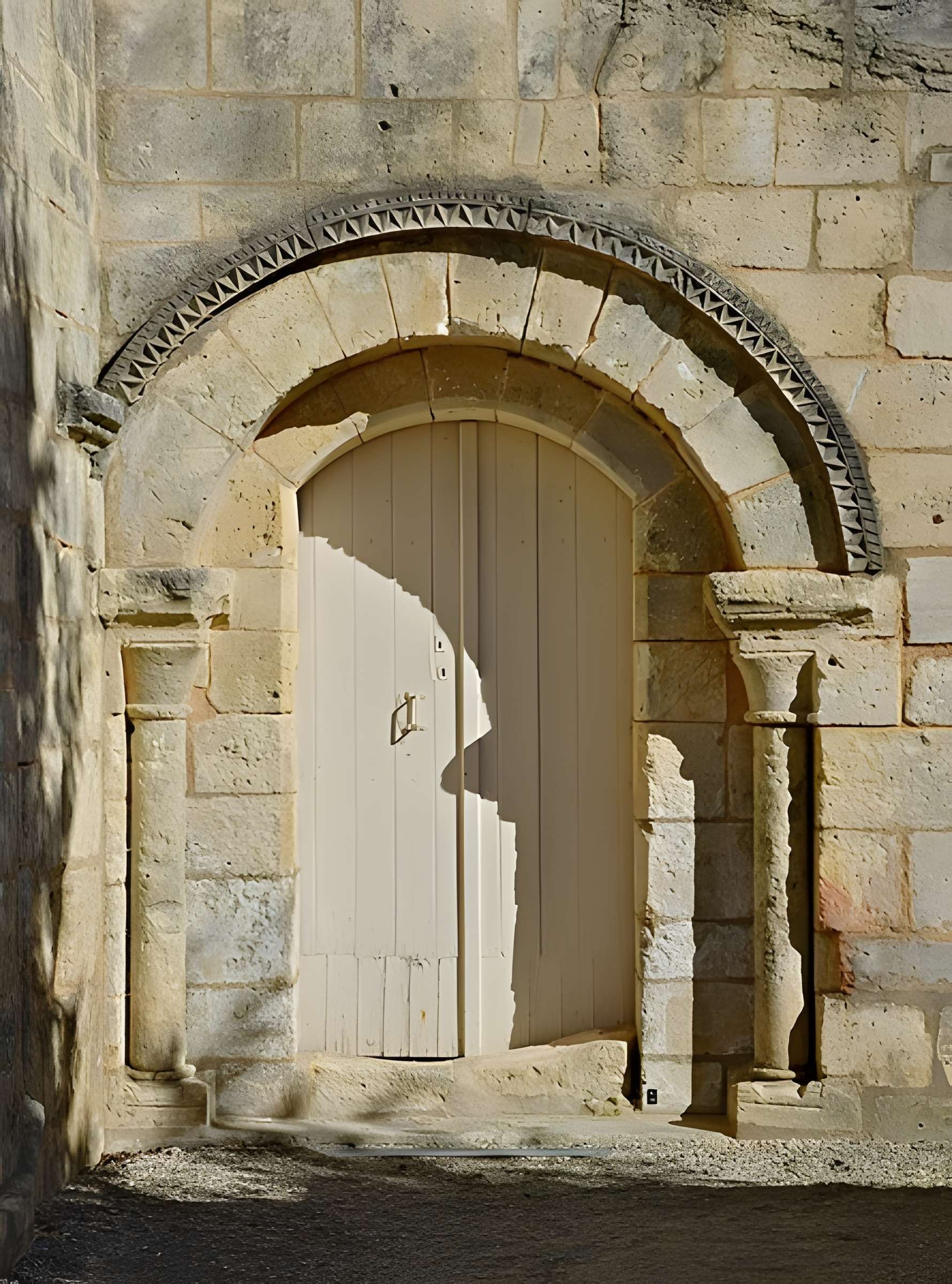 Église Saint-Maxime de Saint-Même-les-Carrières