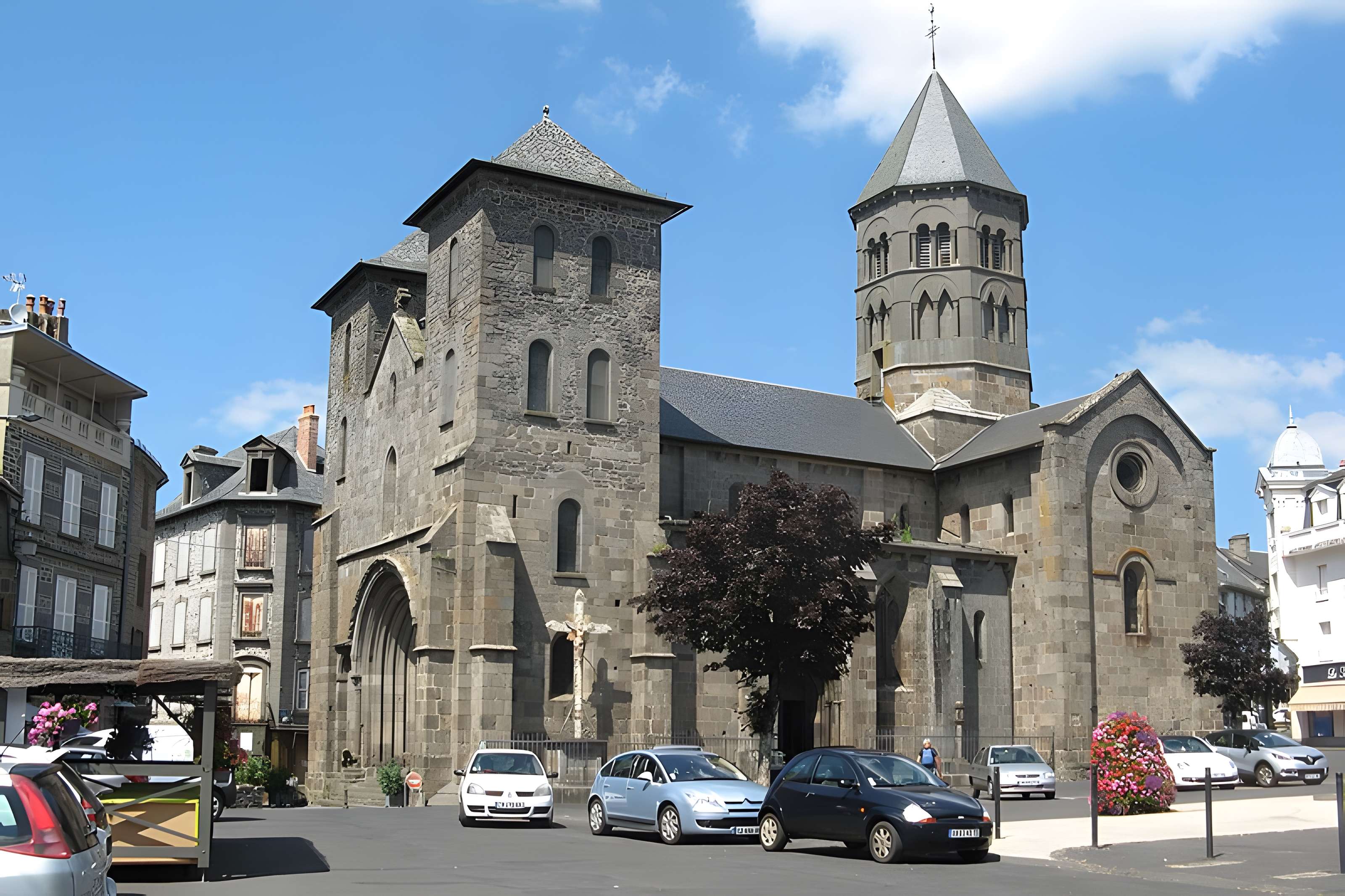 Basilique Notre-Dame-des-Miracles de Mauriac