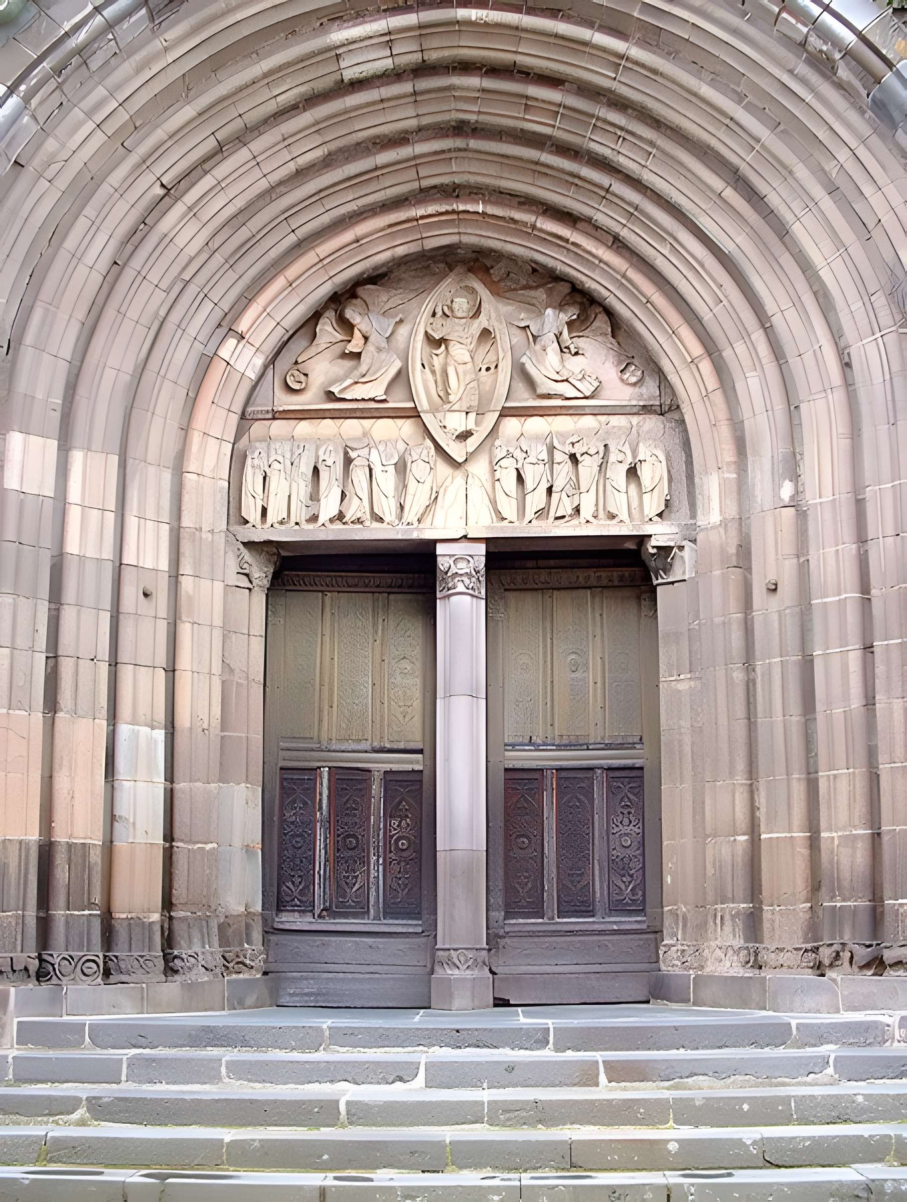 Basilique Notre-Dame-des-Miracles de Mauriac