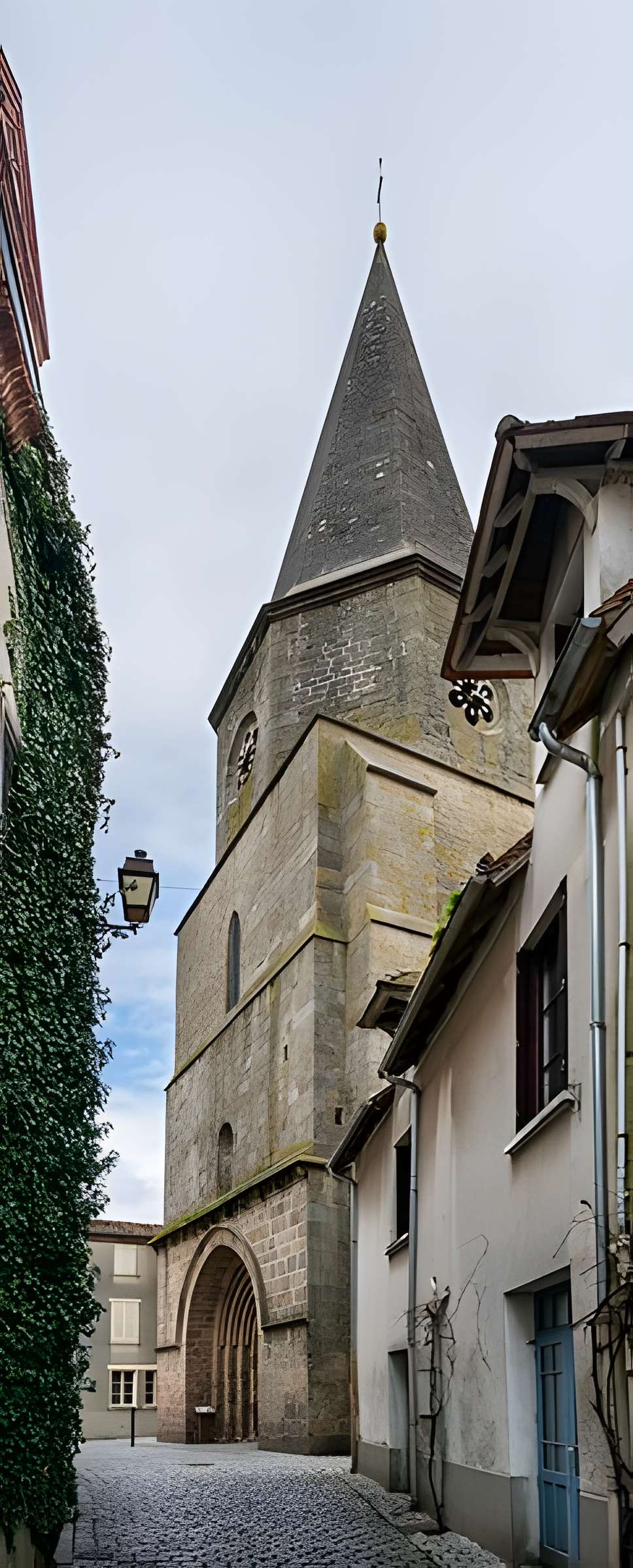 Église Saint-Maximin de Magnac-Laval